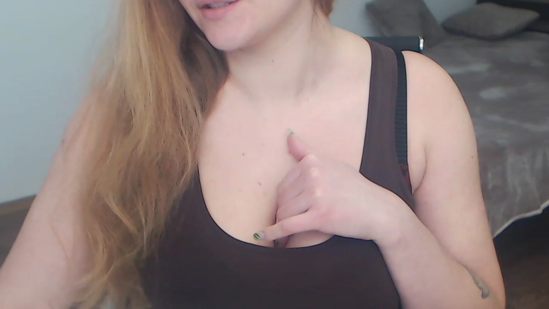 Gallery image thumbnail from KellyKleine's myfreecams stream on, 04/07/2023, 15:12 image 17 of 20