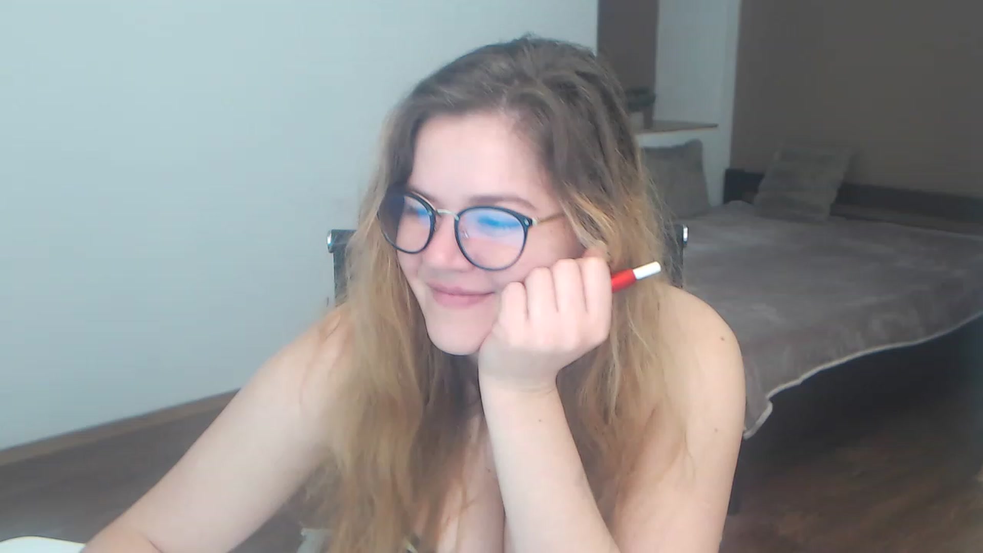 Gallery image thumbnail from KellyKleine's myfreecams stream on, 04/08/2023, 12:44 image 1 of 20