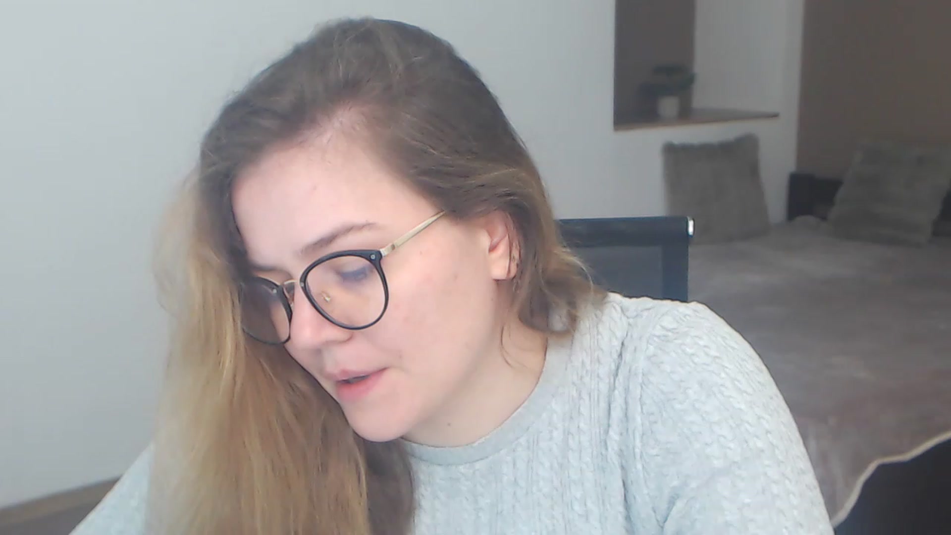 Gallery image thumbnail from KellyKleine's myfreecams stream on, 04/08/2023, 15:32 image 10 of 20