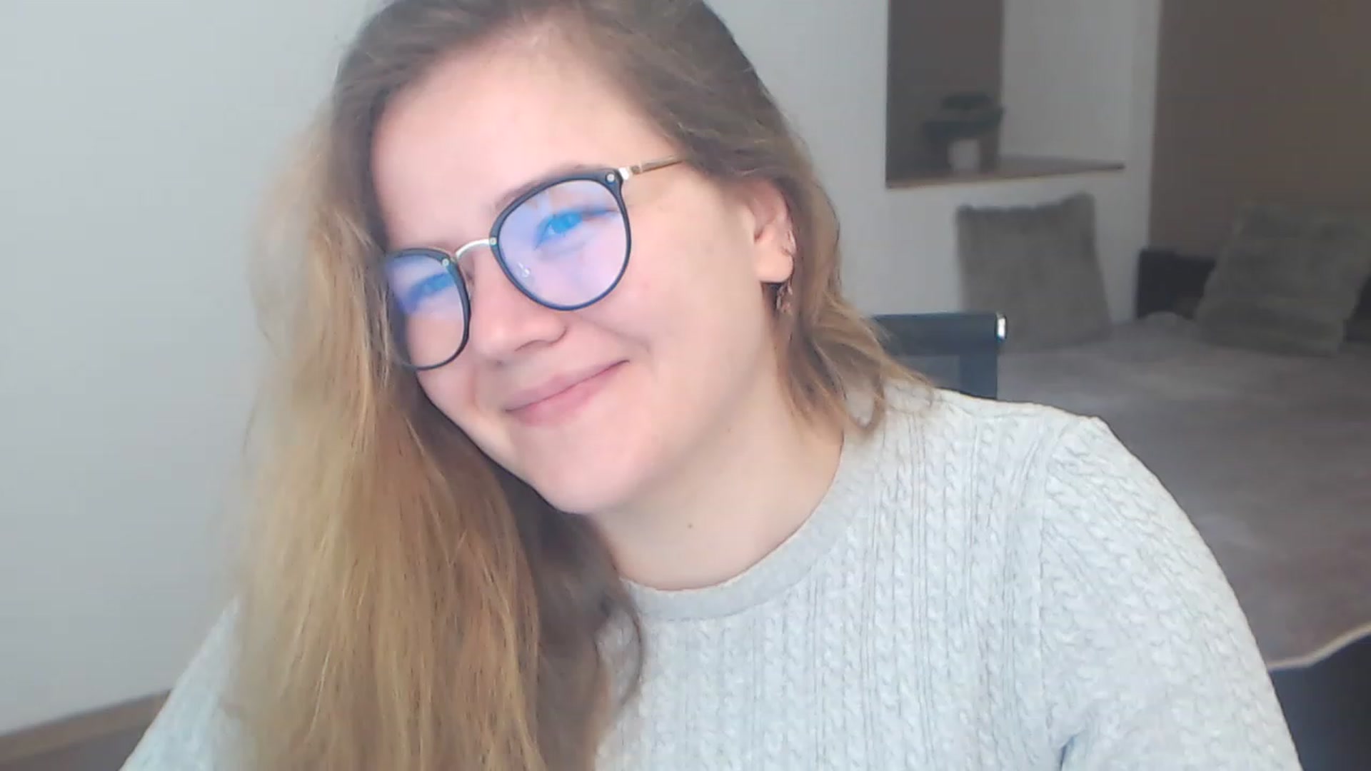 Gallery image thumbnail from KellyKleine's myfreecams stream on, 04/08/2023, 15:32 image 17 of 20