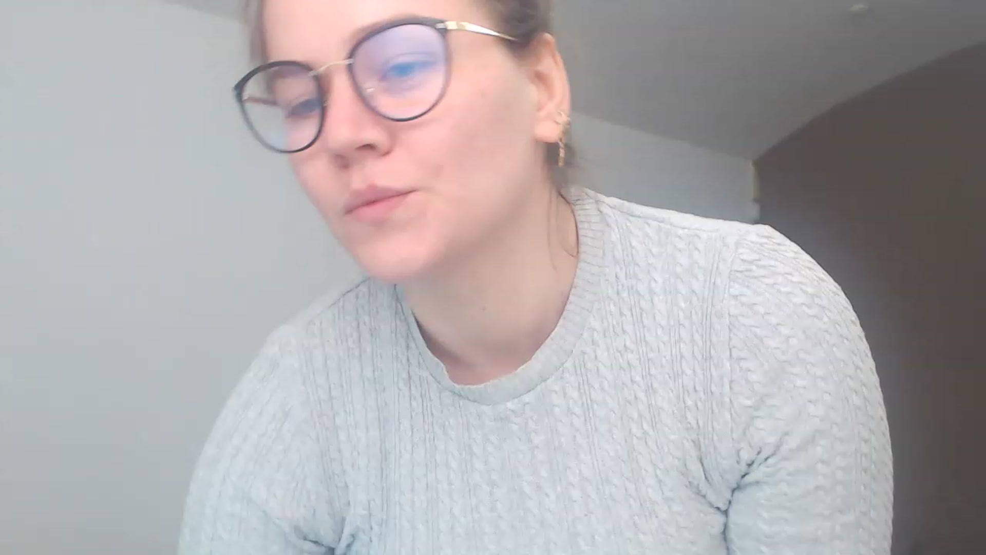 Gallery image thumbnail from KellyKleine's myfreecams stream on, 04/08/2023, 15:32 image 3 of 20