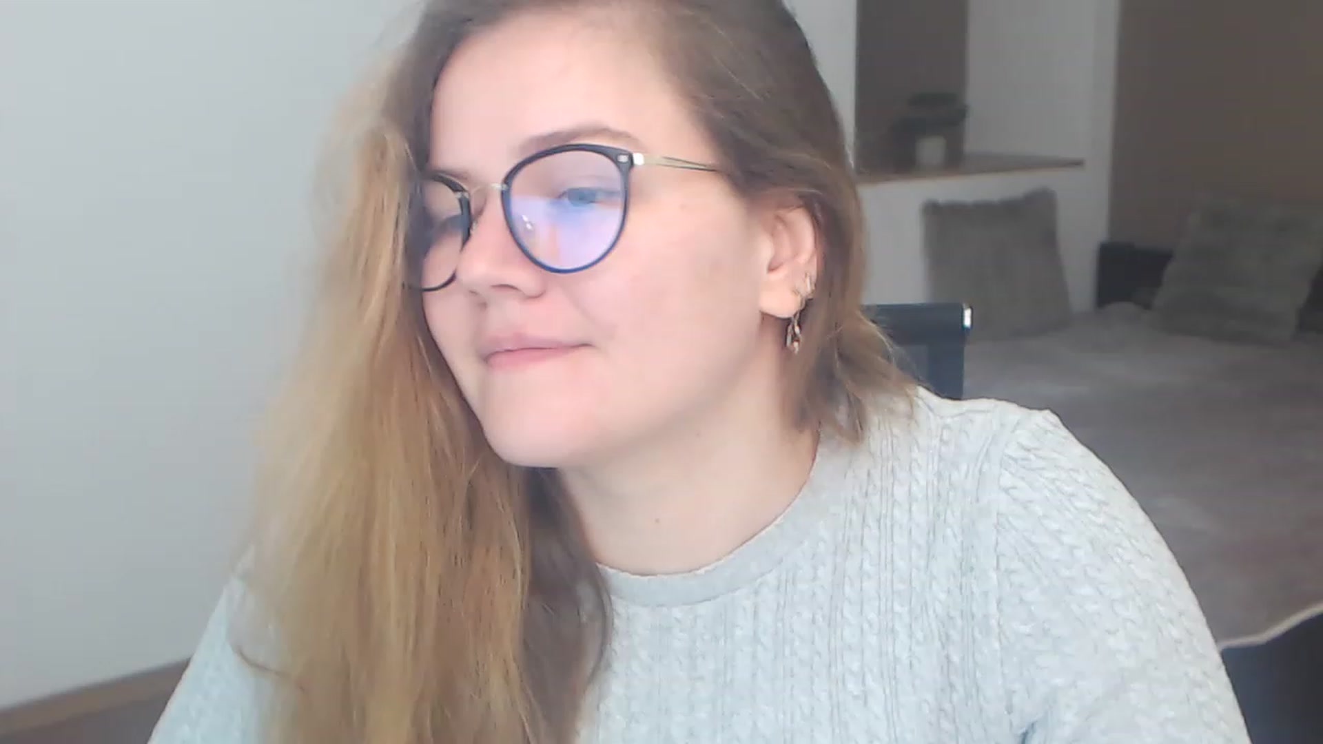 Gallery image thumbnail from KellyKleine's myfreecams stream on, 04/08/2023, 15:32 image 14 of 20
