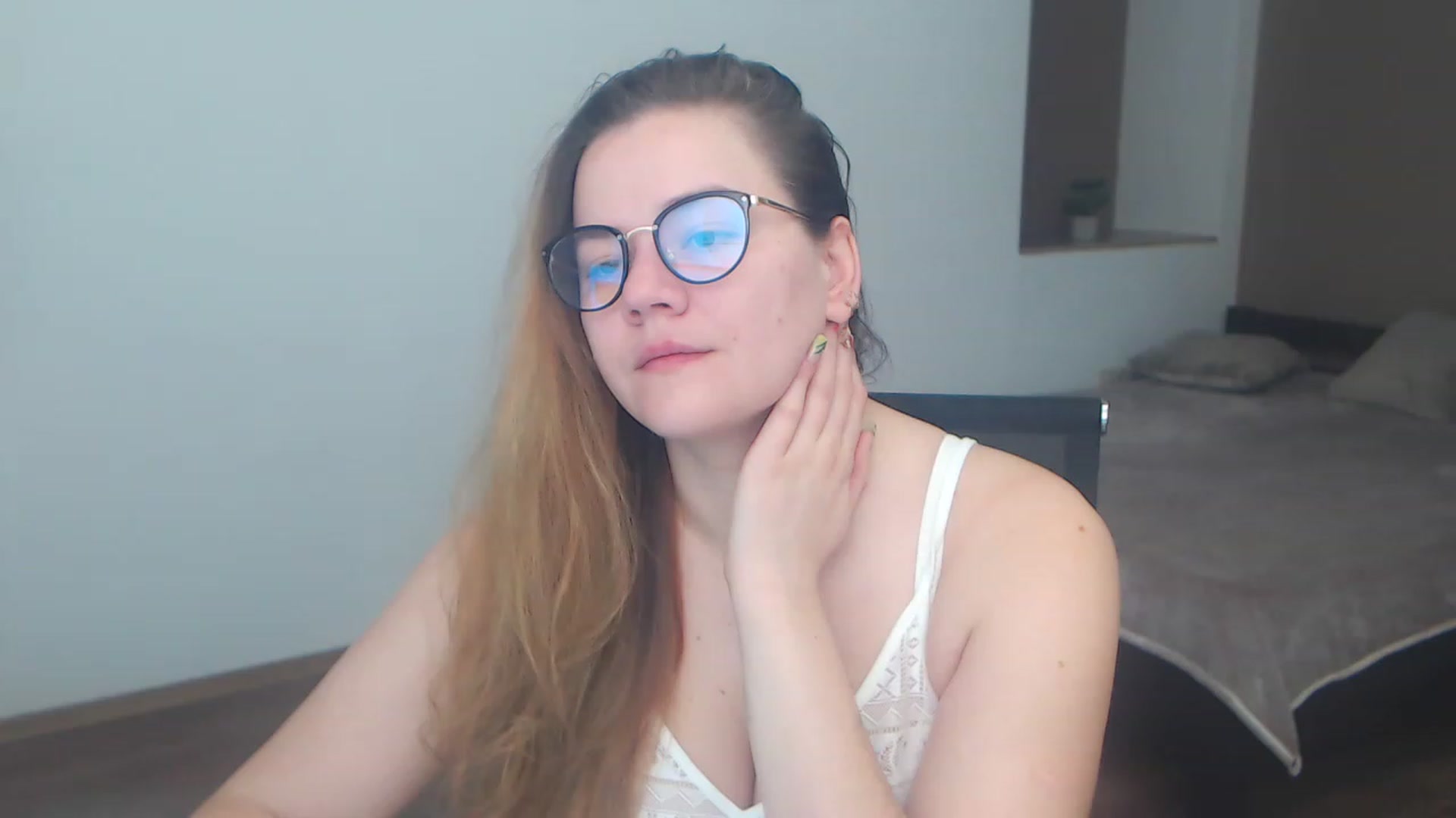 Gallery image thumbnail from KellyKleine's myfreecams stream on, 04/15/2023, 13:41 image 2 of 20