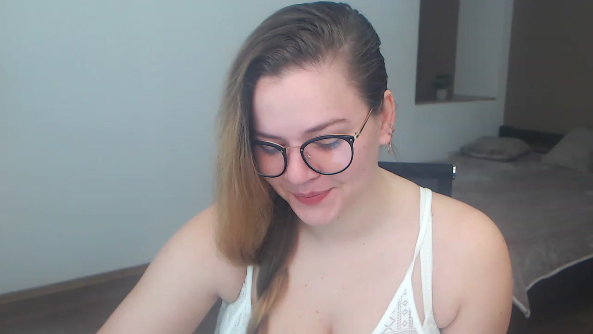 Gallery image thumbnail from KellyKleine's myfreecams stream on, 04/15/2023, 13:41 image 4 of 20