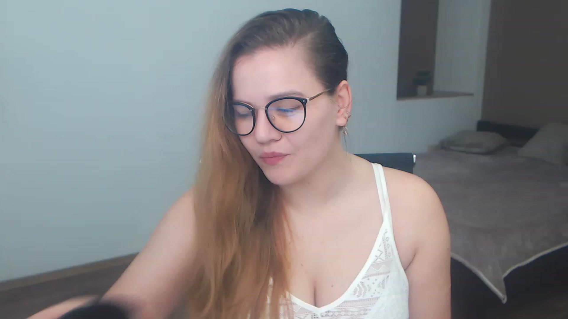 Gallery image thumbnail from KellyKleine's myfreecams stream on, 04/15/2023, 13:41 image 7 of 20