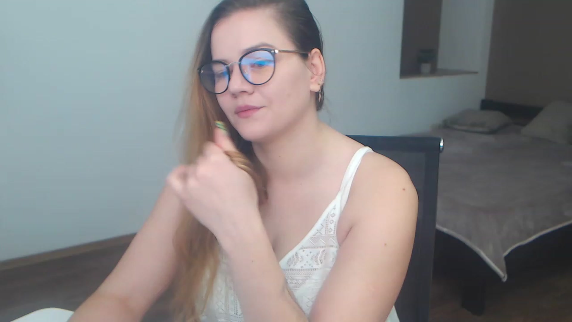 Gallery image thumbnail from KellyKleine's myfreecams stream on, 04/15/2023, 13:41 image 10 of 20