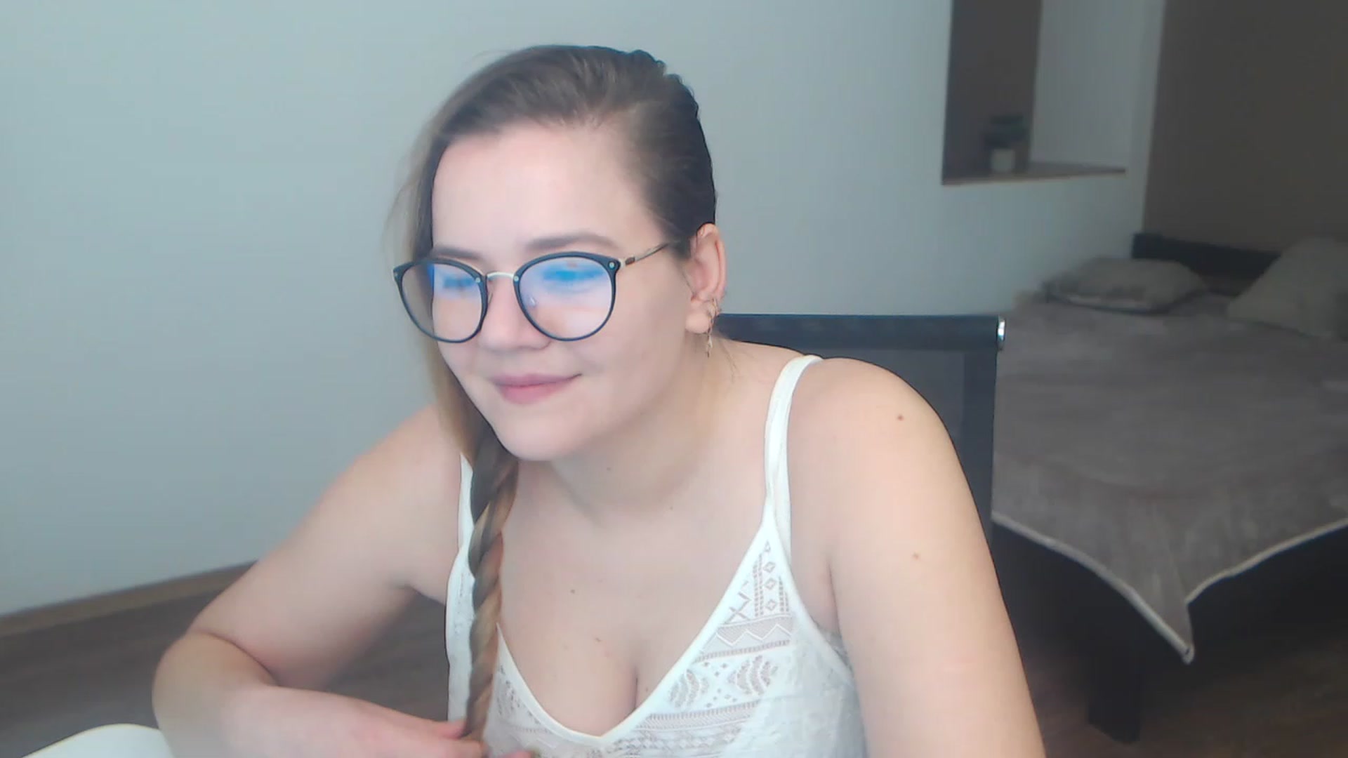 Gallery image thumbnail from KellyKleine's myfreecams stream on, 04/15/2023, 13:41 image 13 of 20