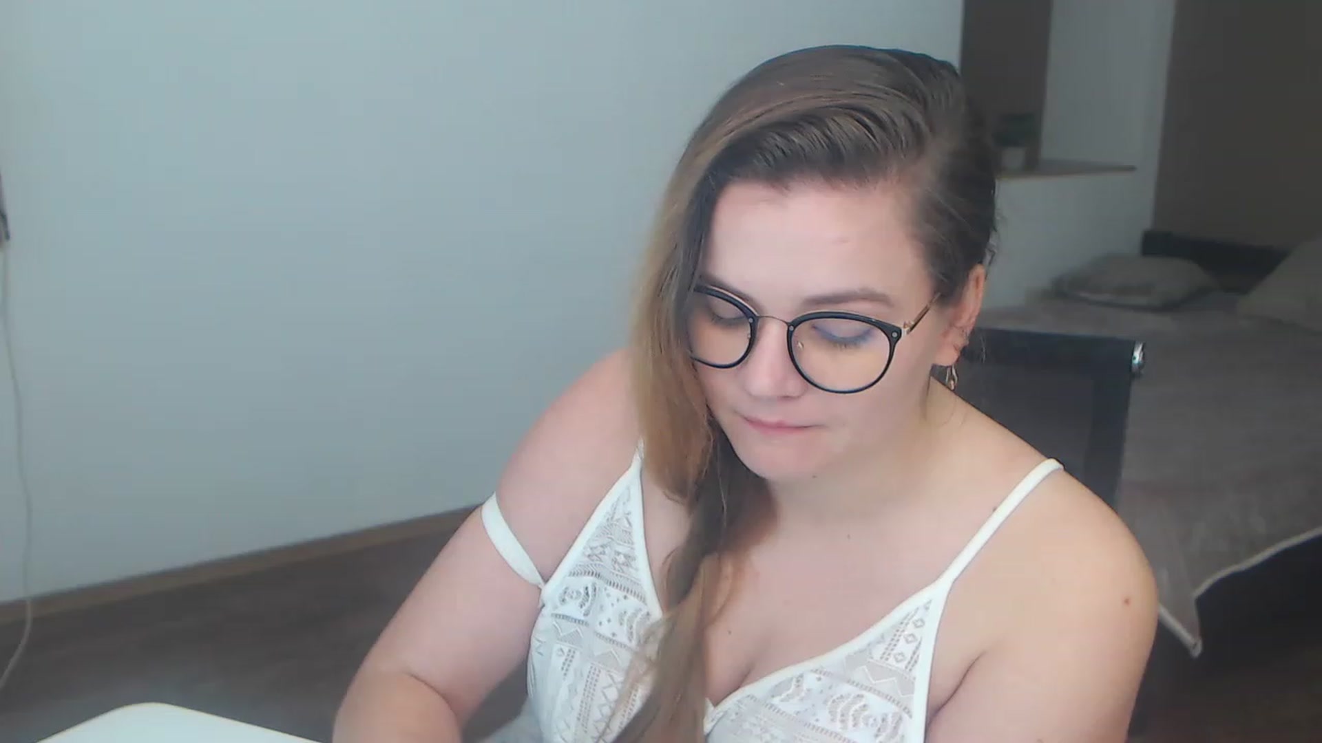 Gallery image thumbnail from KellyKleine's myfreecams stream on, 04/15/2023, 16:03 image 18 of 20