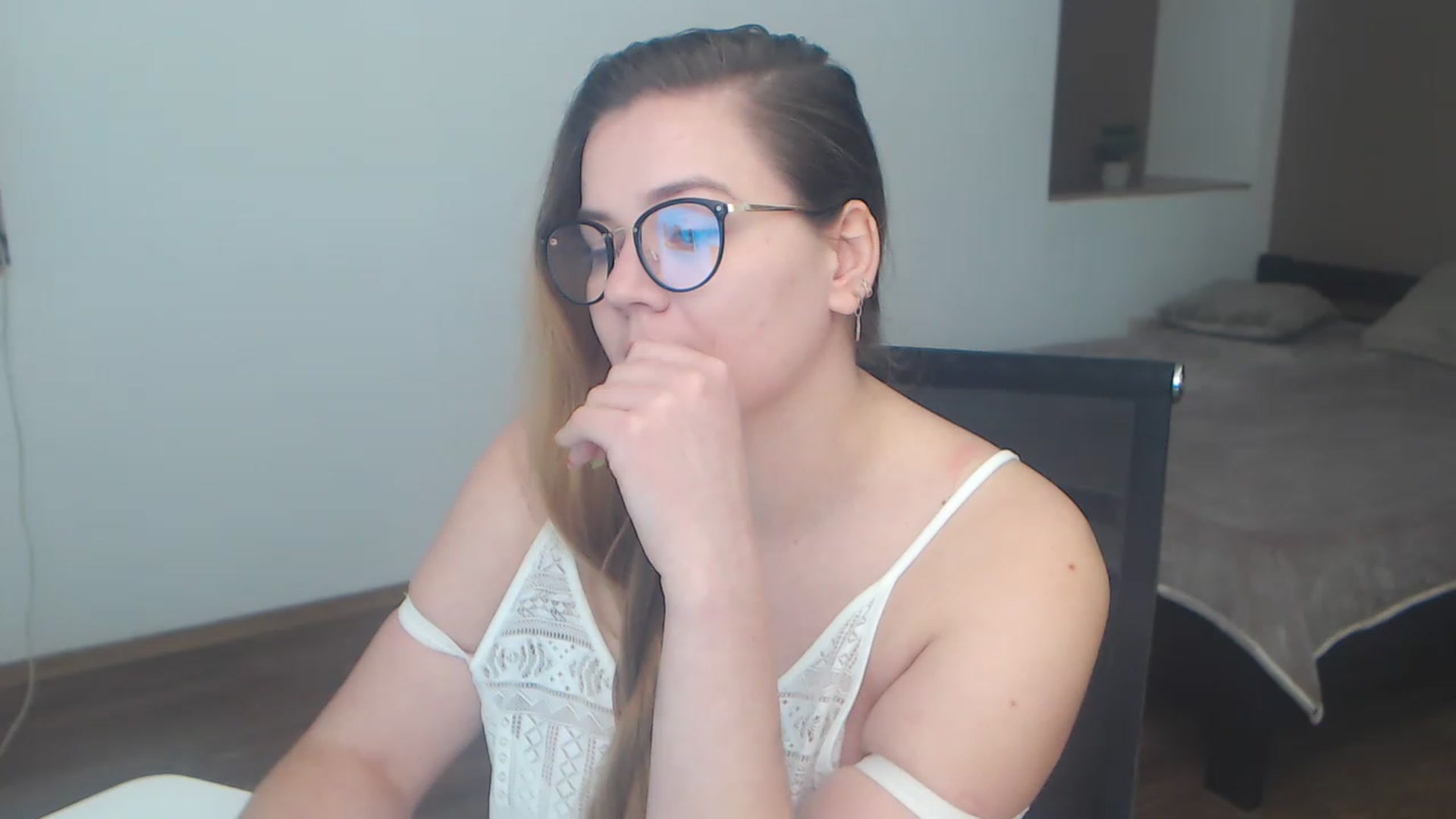 Gallery image thumbnail from KellyKleine's myfreecams stream on, 04/15/2023, 16:03 image 11 of 20