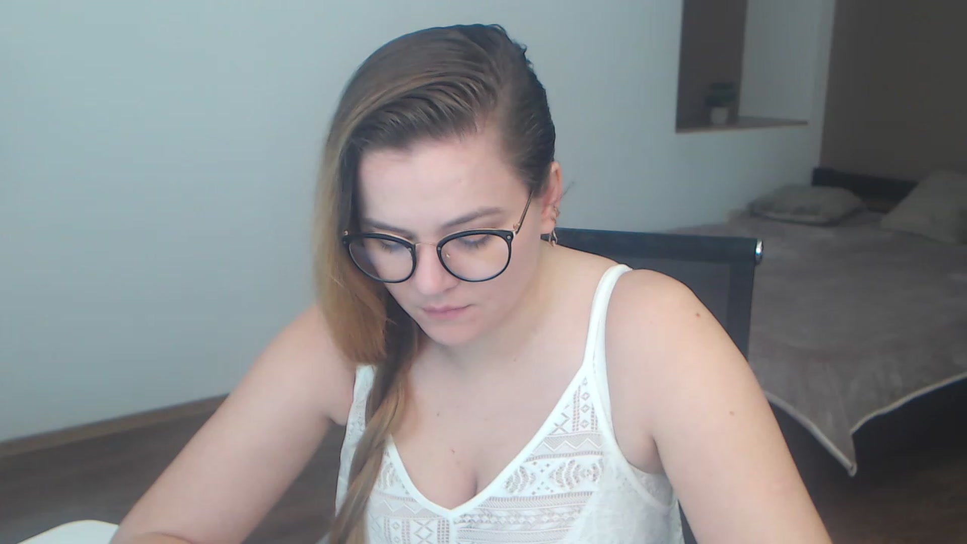 Gallery image thumbnail from KellyKleine's myfreecams stream on, 04/15/2023, 16:03 image 5 of 20