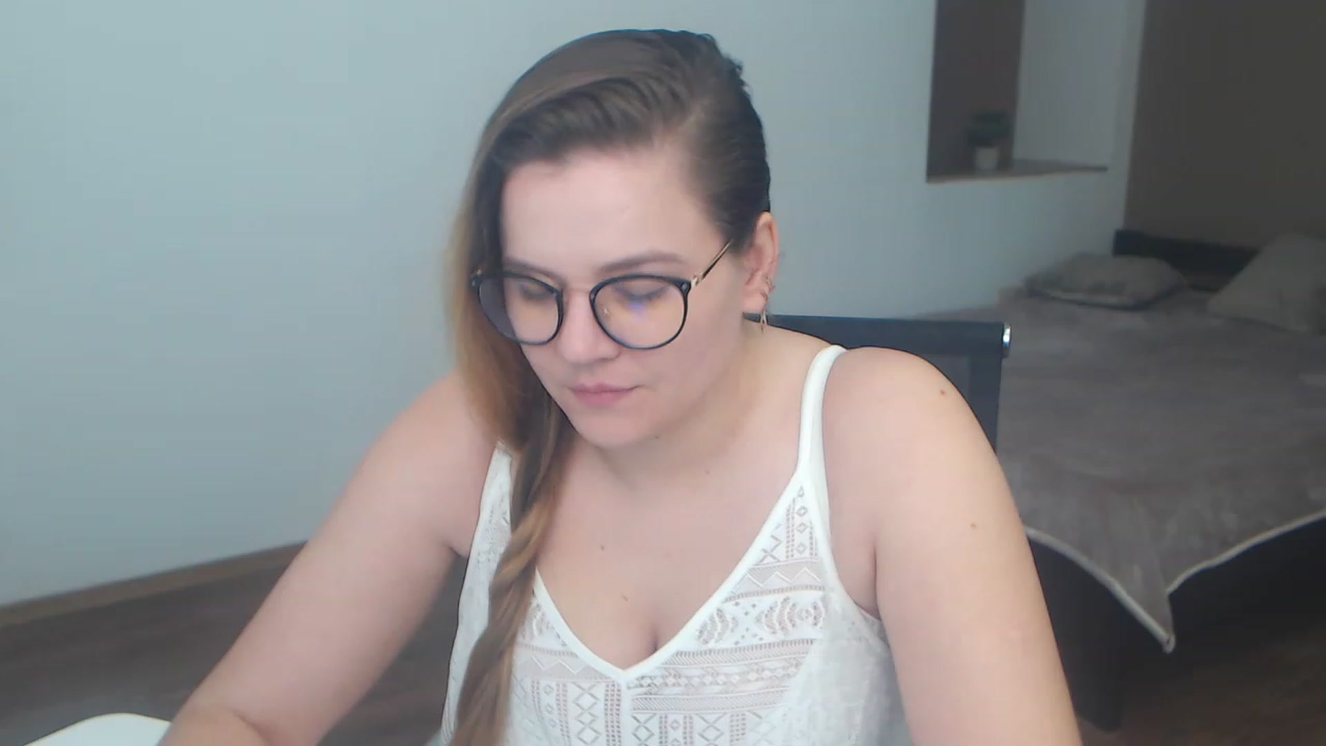 Gallery image thumbnail from KellyKleine's myfreecams stream on, 04/15/2023, 16:03 image 4 of 20