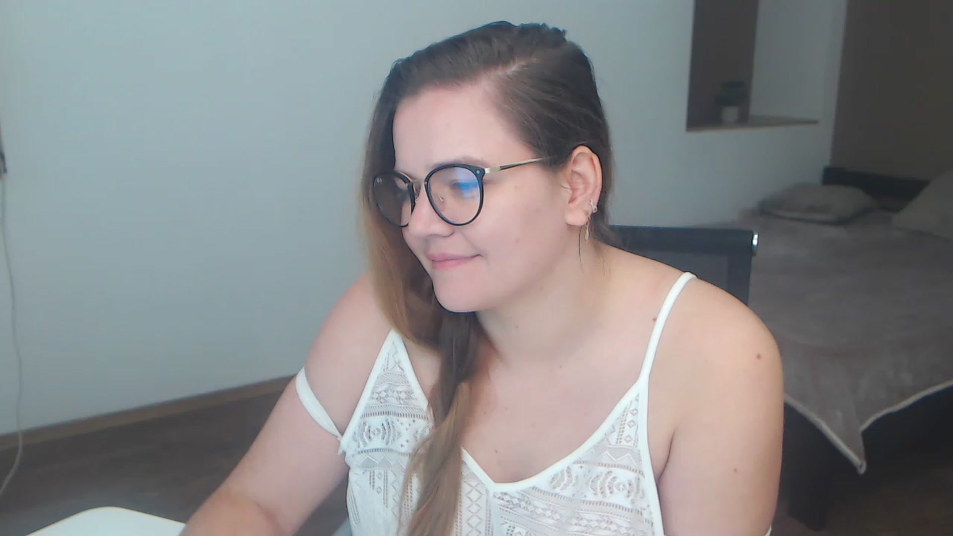 Gallery image thumbnail from KellyKleine's myfreecams stream on, 04/15/2023, 16:03 image 17 of 20