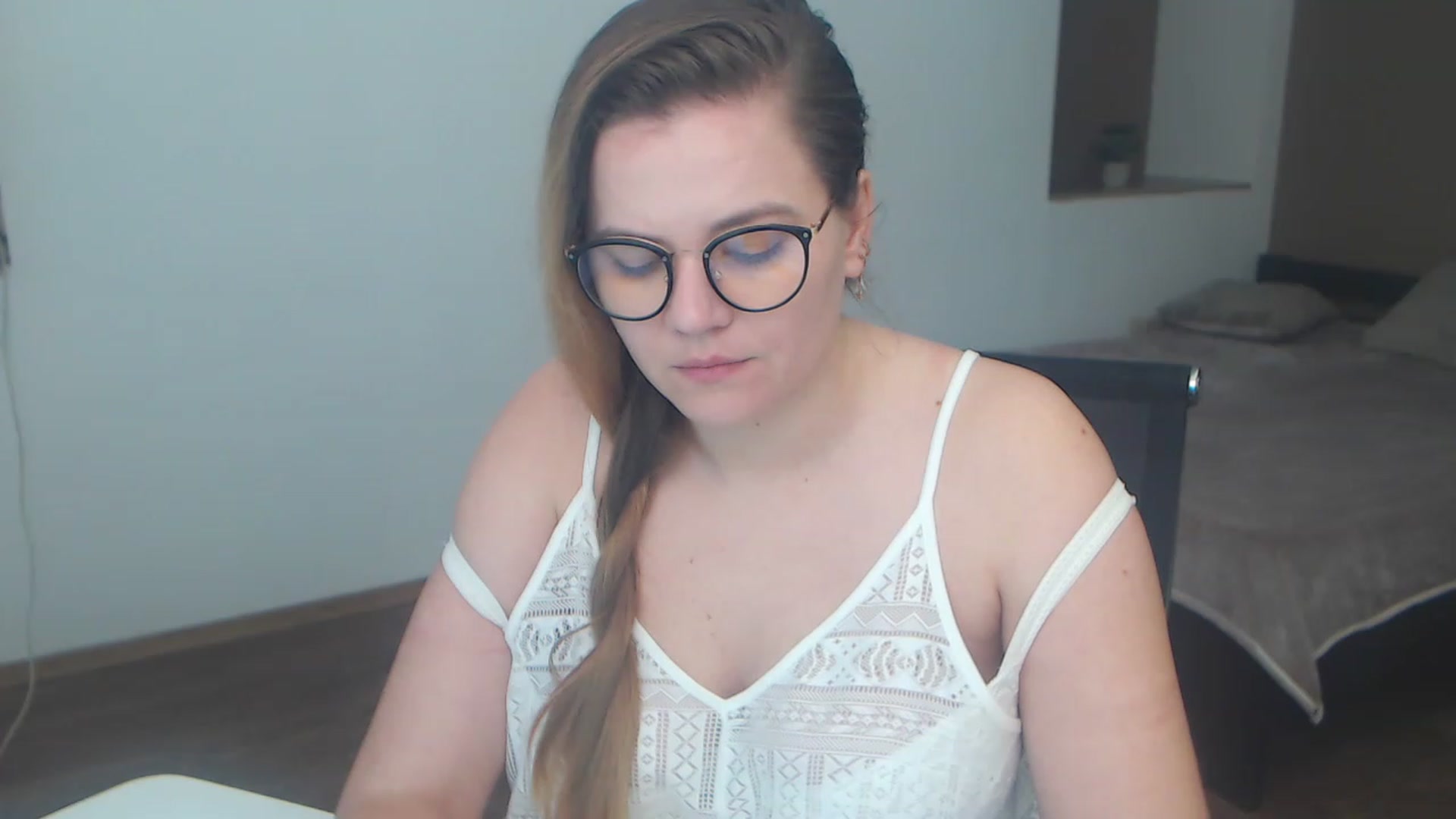 Gallery image thumbnail from KellyKleine's myfreecams stream on, 04/15/2023, 16:03 image 12 of 20