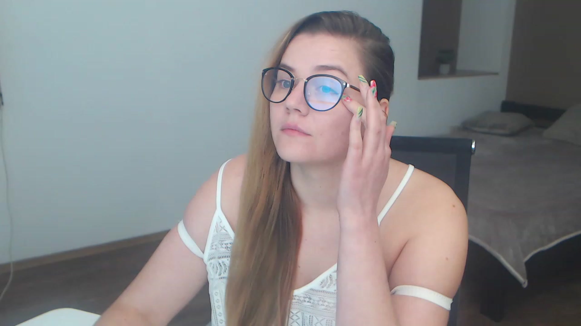 Gallery image thumbnail from KellyKleine's myfreecams stream on, 04/15/2023, 16:37 image 8 of 20