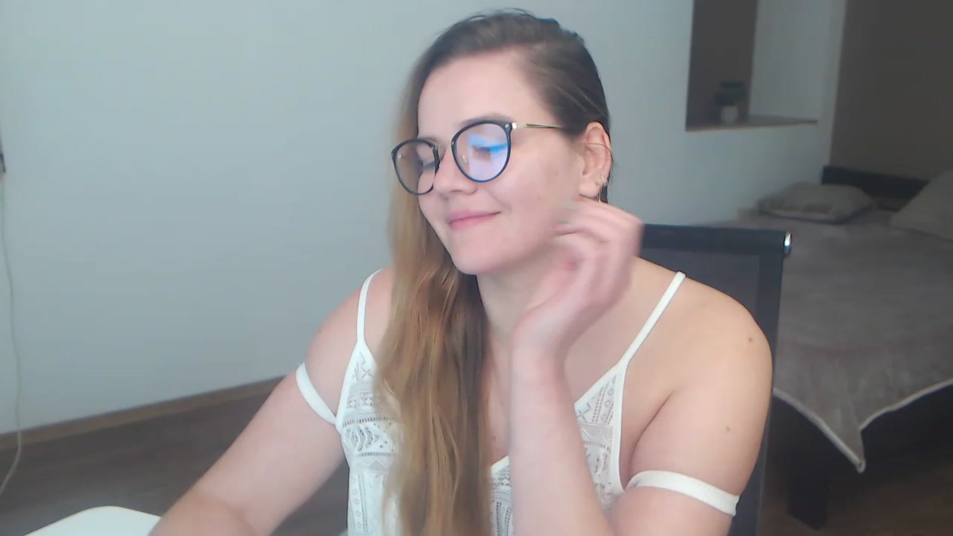 Gallery image thumbnail from KellyKleine's myfreecams stream on, 04/15/2023, 16:37 image 11 of 20