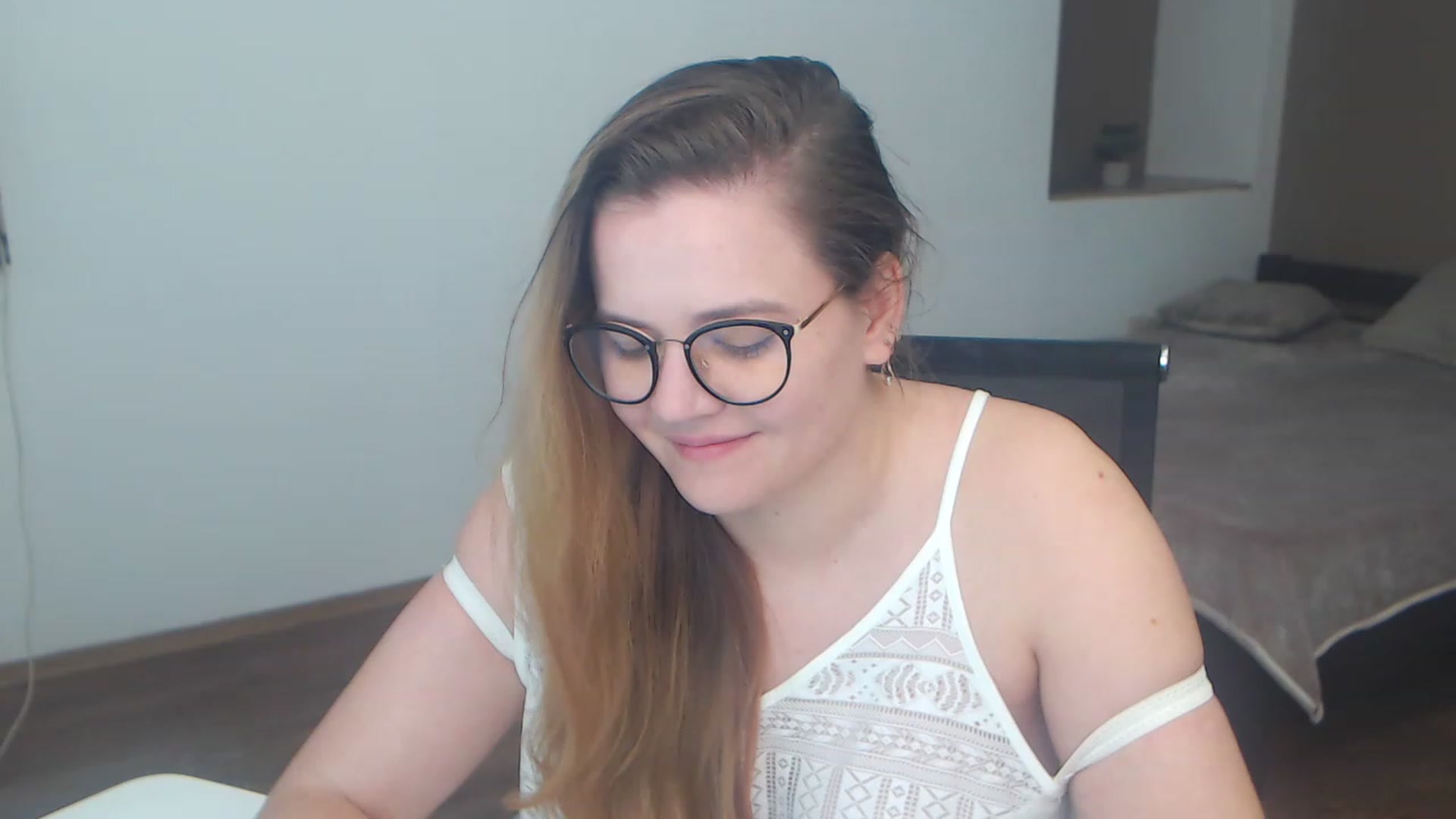 Gallery image thumbnail from KellyKleine's myfreecams stream on, 04/15/2023, 16:37 image 1 of 20