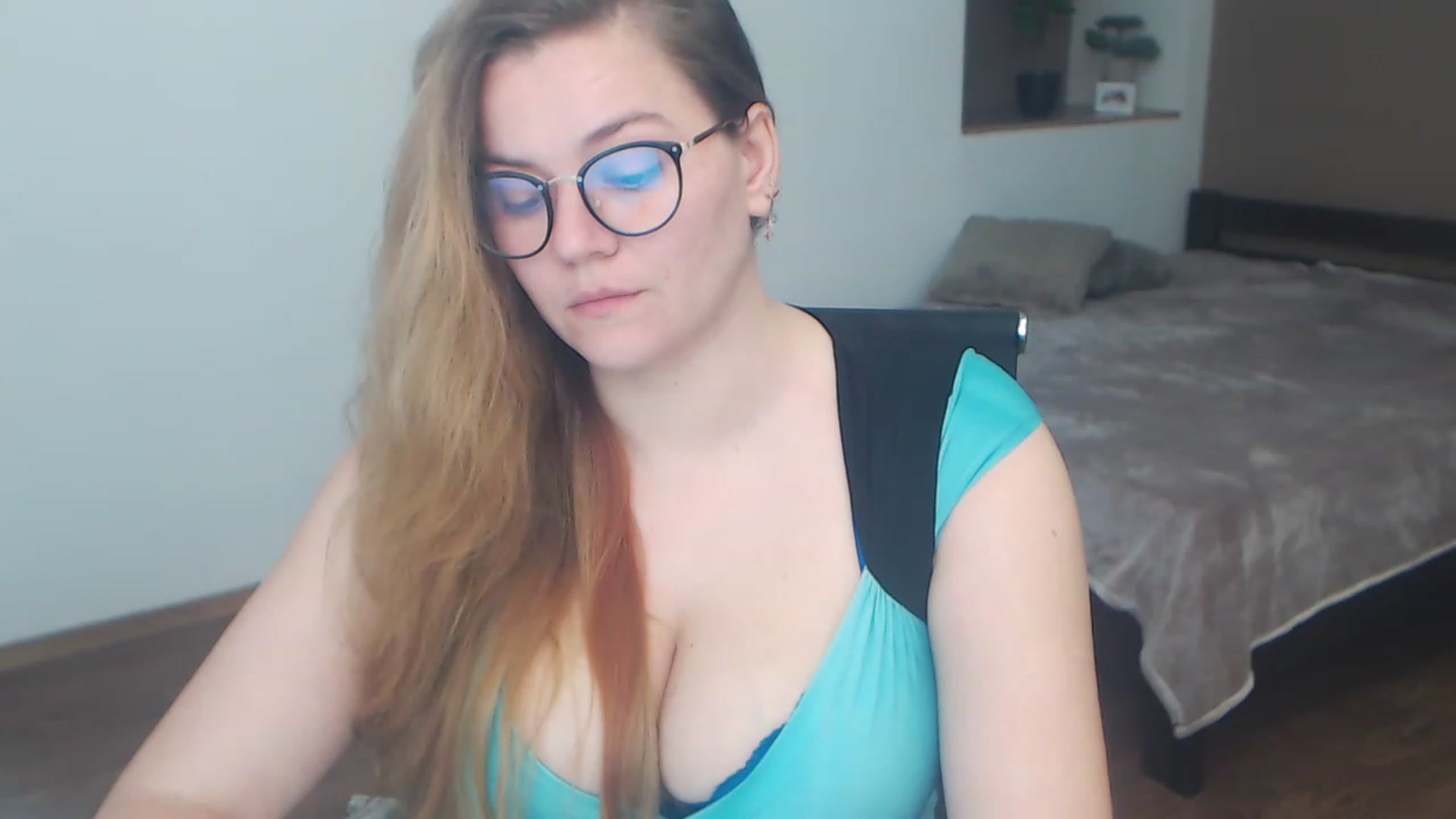 Gallery image thumbnail from KellyKleine's myfreecams stream on, 04/21/2023, 16:10 image 5 of 20