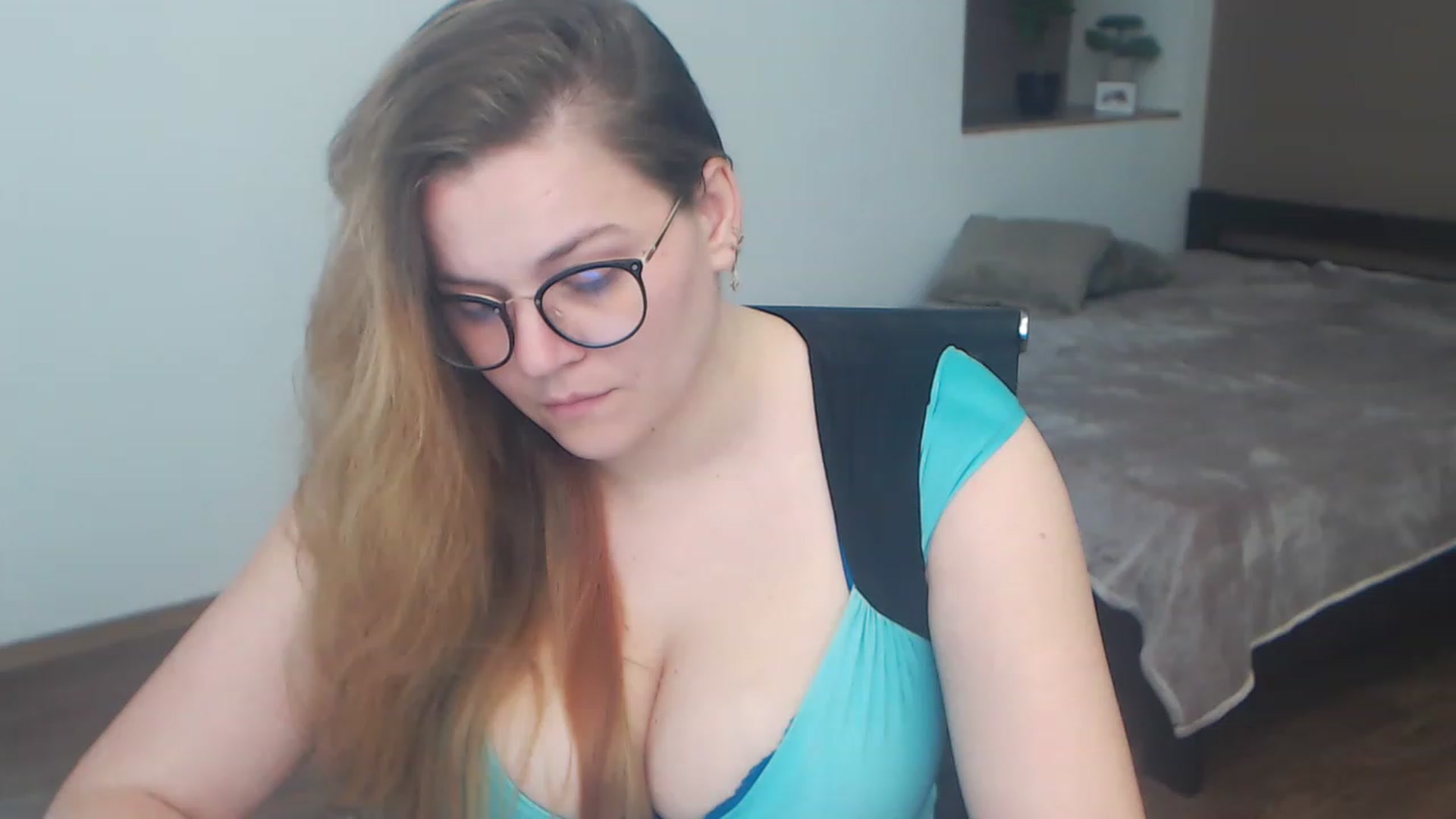 Gallery image thumbnail from KellyKleine's myfreecams stream on, 04/21/2023, 16:10 image 6 of 20