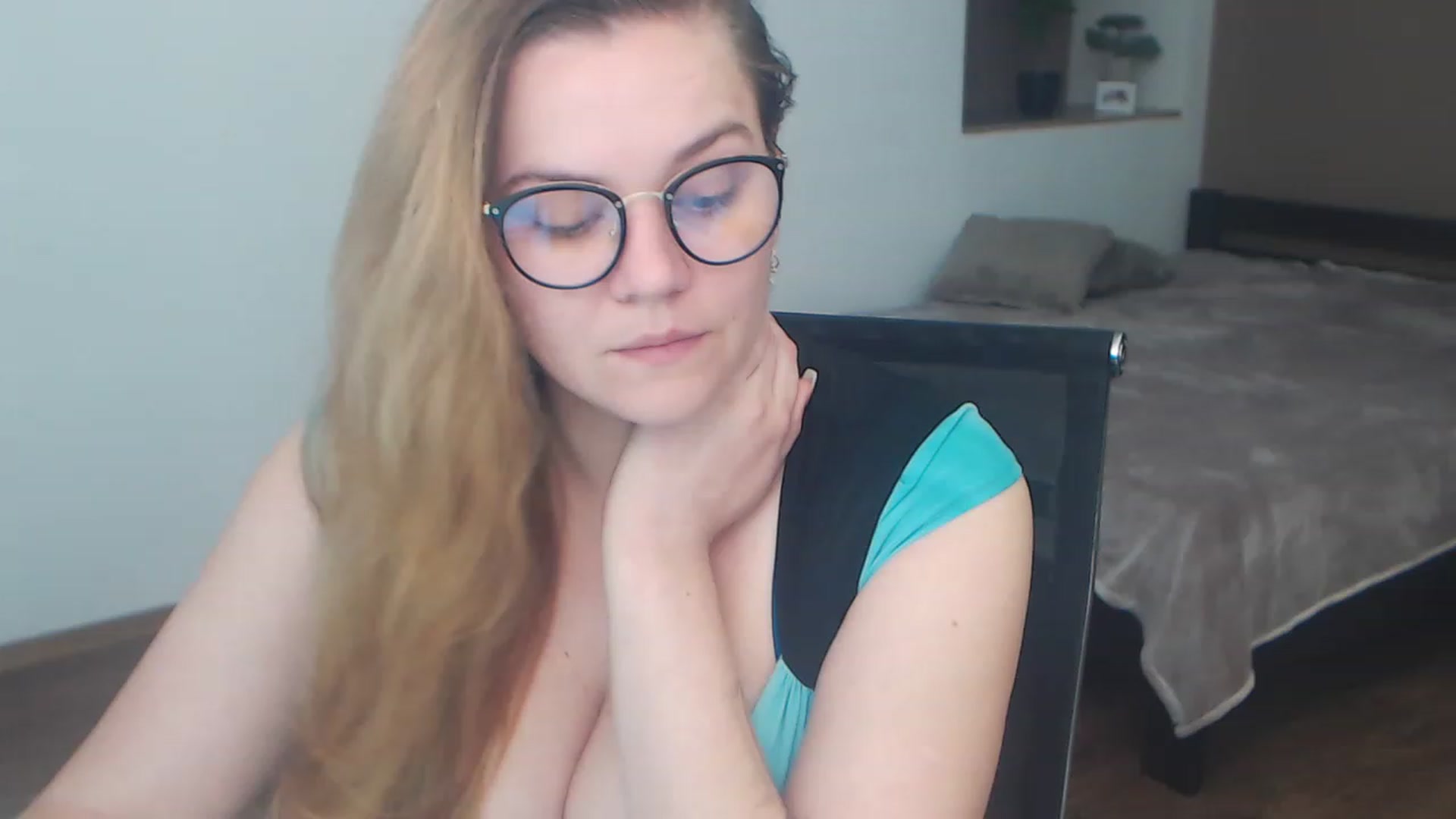Gallery image thumbnail from KellyKleine's myfreecams stream on, 04/21/2023, 16:10 image 15 of 20