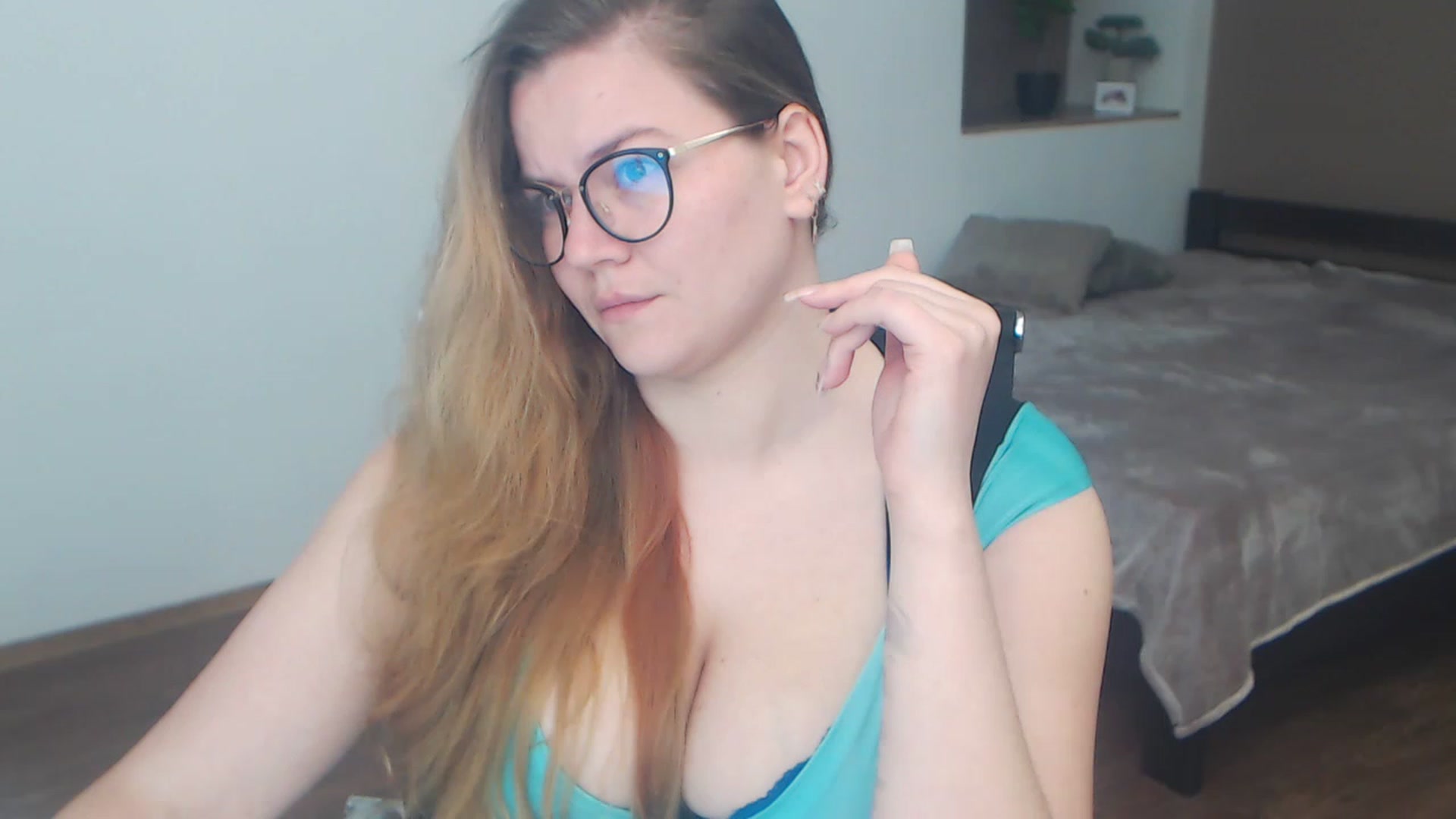 Gallery image thumbnail from KellyKleine's myfreecams stream on, 04/21/2023, 16:10 image 3 of 20