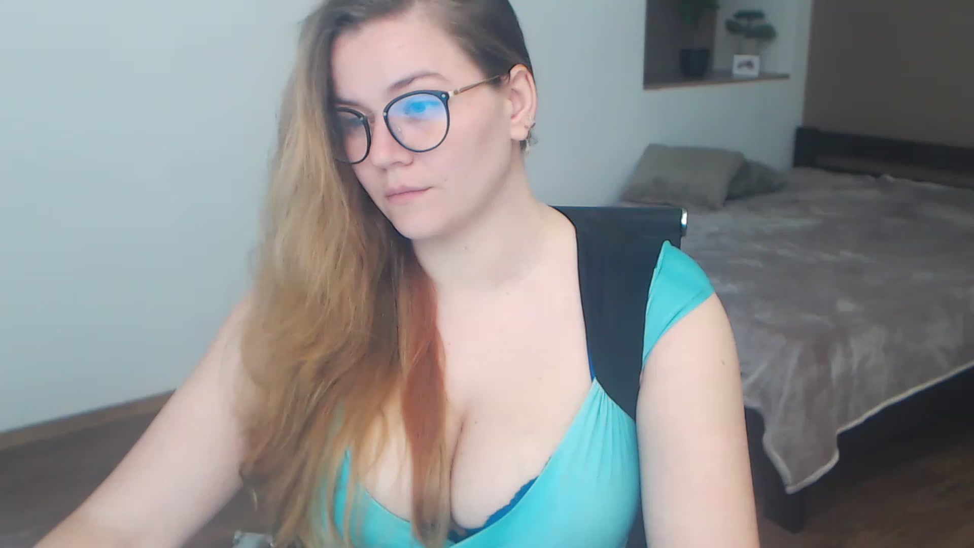 Gallery image thumbnail from KellyKleine's myfreecams stream on, 04/21/2023, 16:10 image 4 of 20
