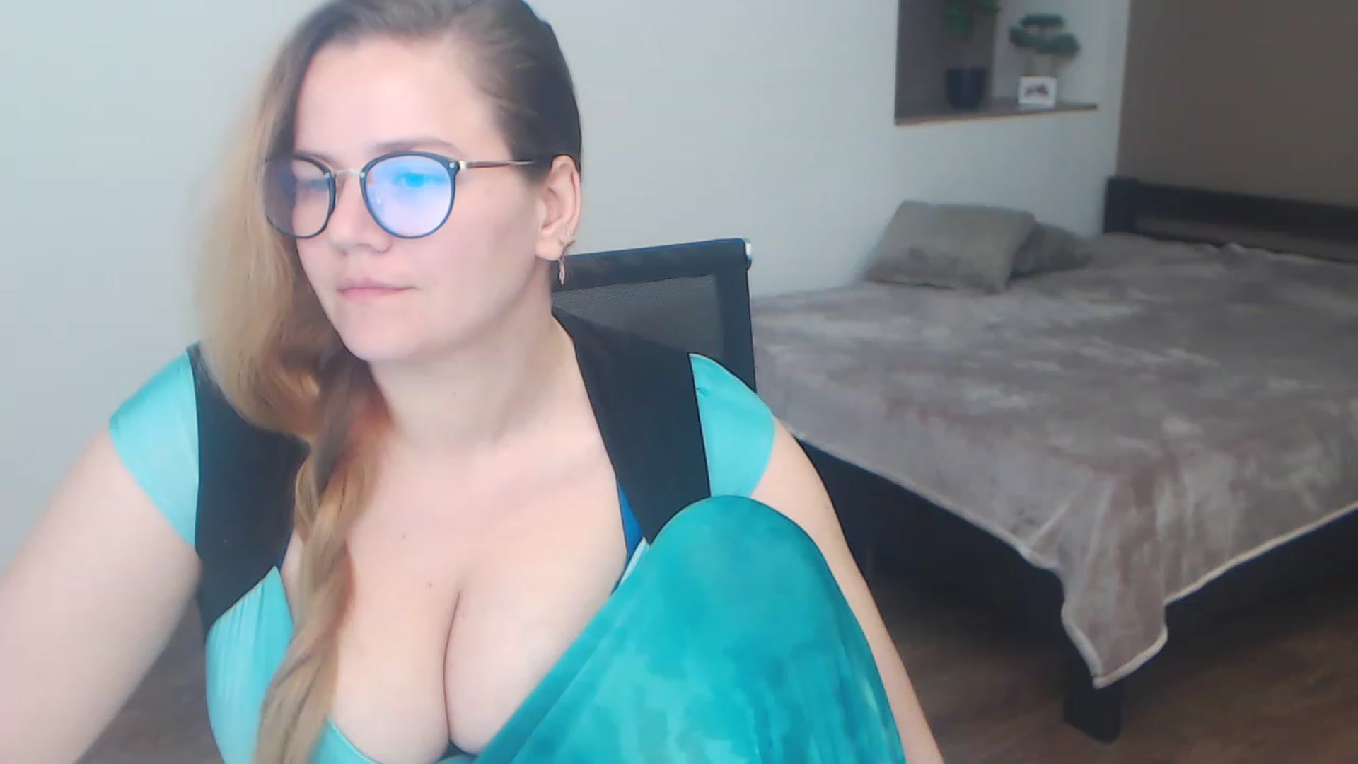 Gallery image thumbnail from KellyKleine's myfreecams stream on, 04/21/2023, 18:42 image 10 of 20