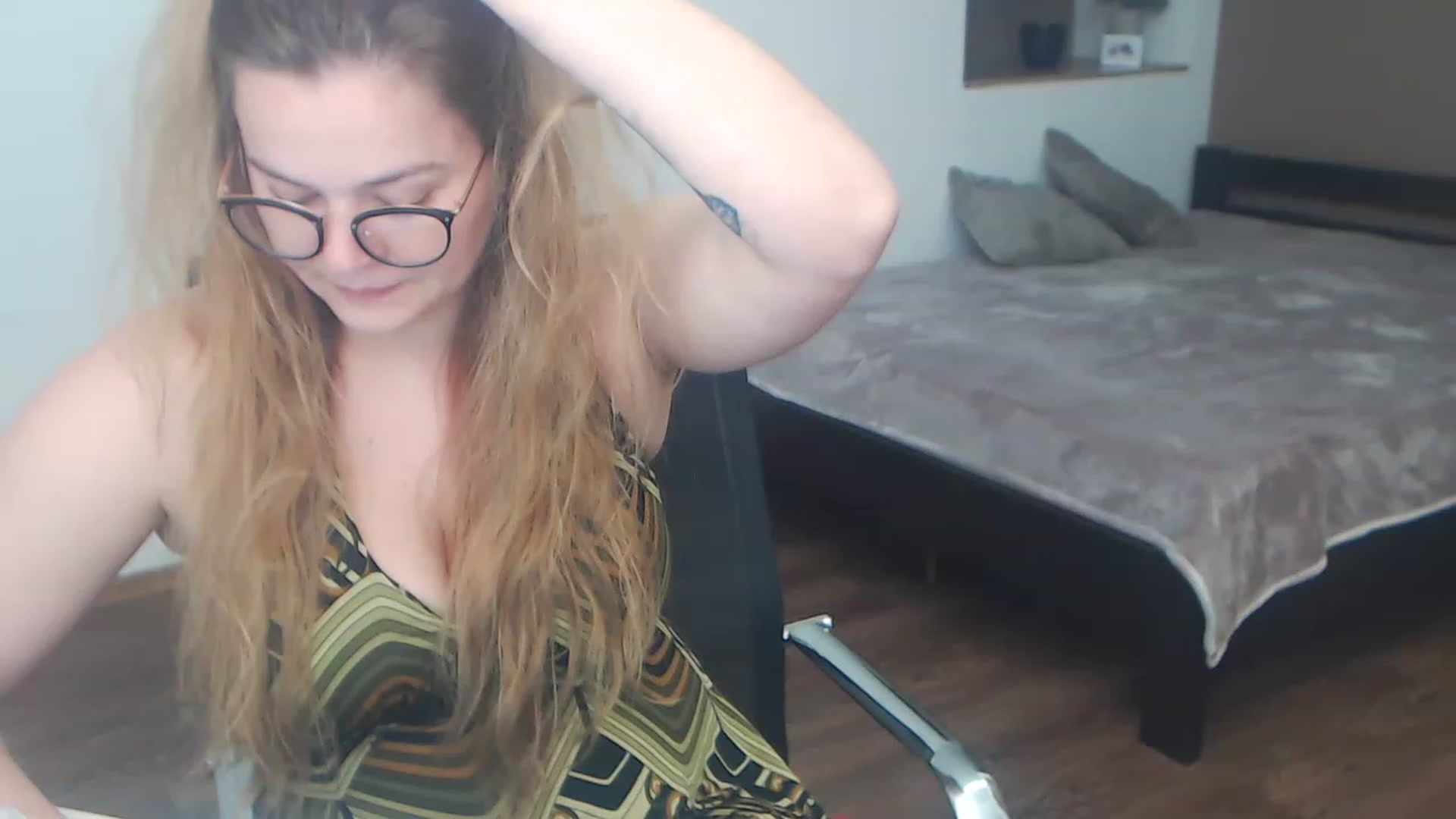 Gallery image thumbnail from KellyKleine's myfreecams stream on, 04/22/2023, 19:15 image 13 of 20
