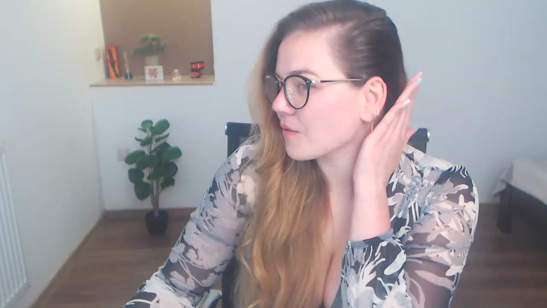 Gallery image thumbnail from KellyKleine's myfreecams stream on, 05/15/2023, 01:17 image 17 of 20