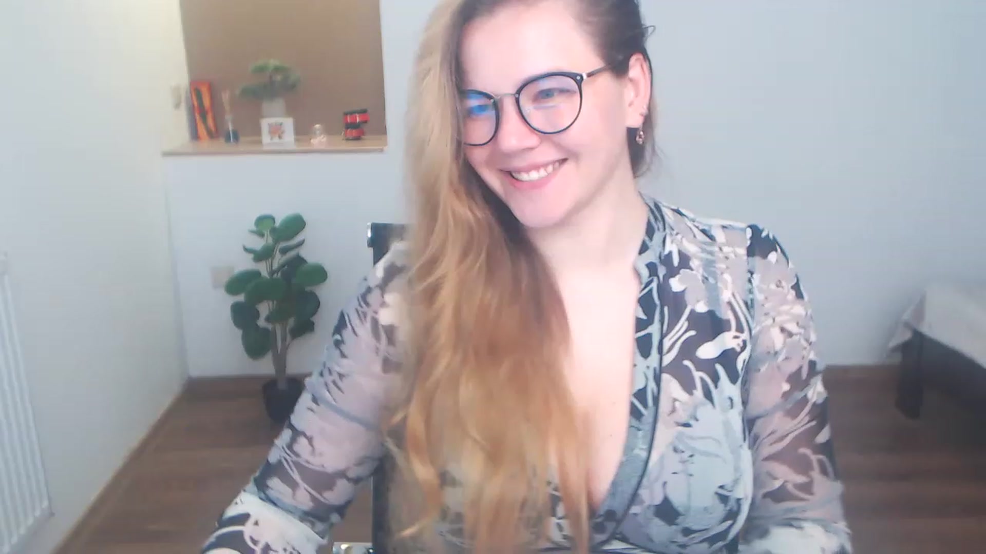 Gallery image thumbnail from KellyKleine's myfreecams stream on, 05/15/2023, 01:17 image 20 of 20