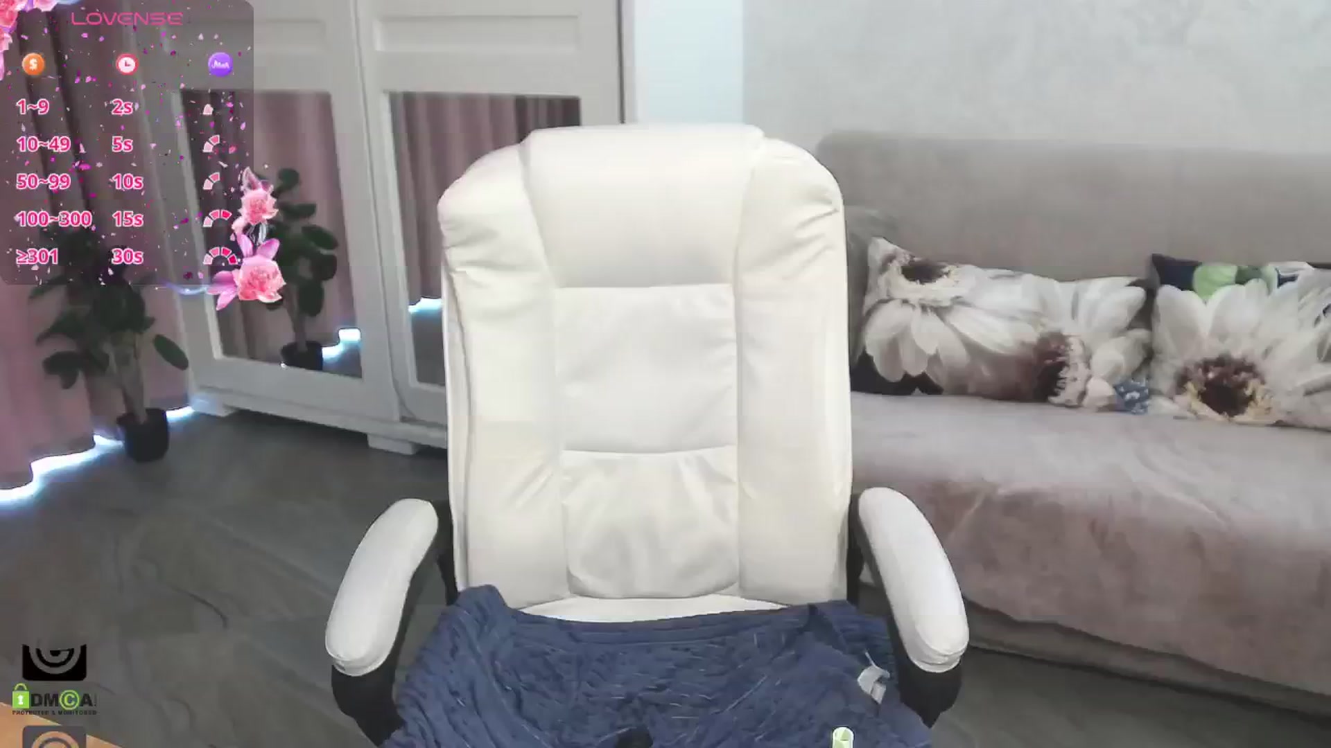 Gallery image thumbnail from KellyKleine's myfreecams stream on, 05/08/2025, 11:11 image 1 of 20