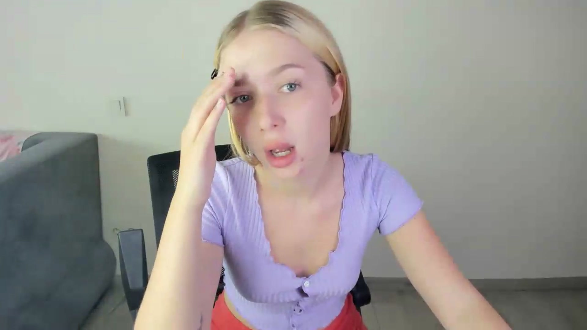 Gallery image thumbnail from KellyLuv_'s myfreecams stream on, 08/16/2026, 11:41 image 12 of 20