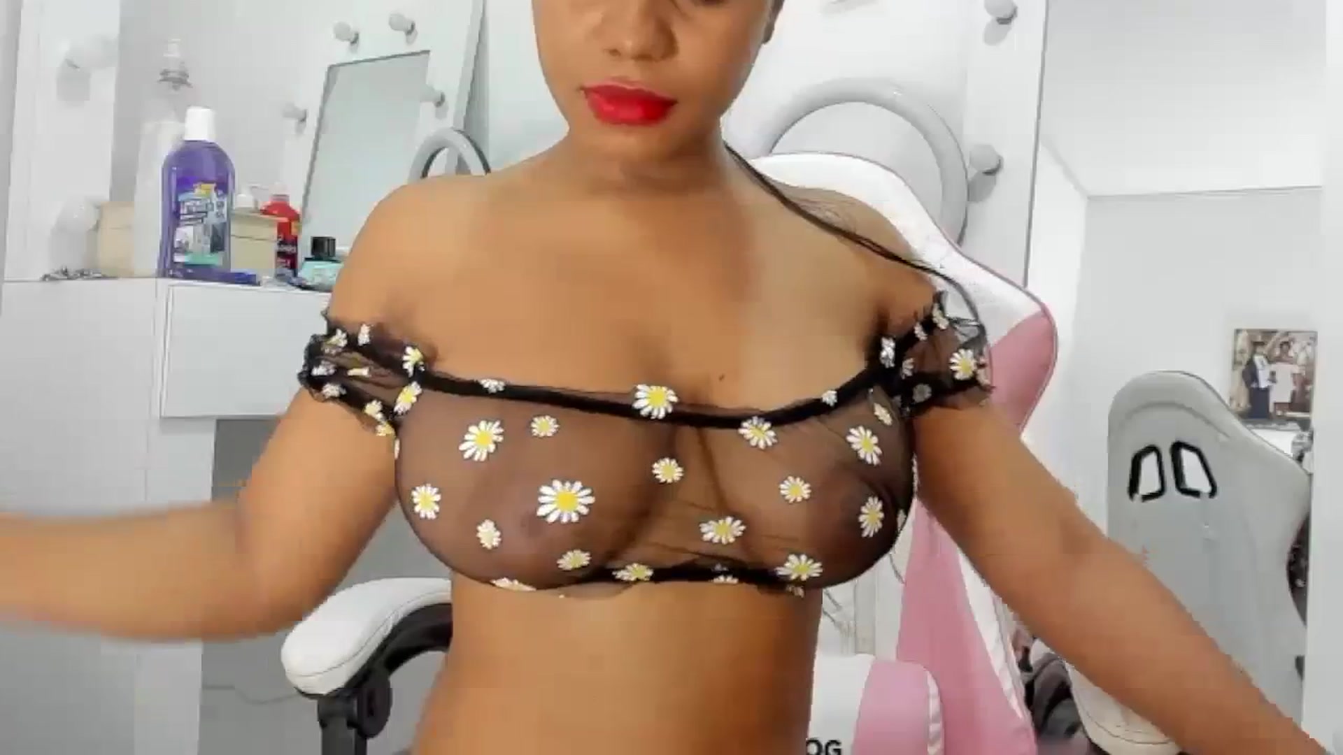 Gallery image thumbnail from KellyManely's myfreecams stream on, 03/21/2024, 16:06 image 8 of 20