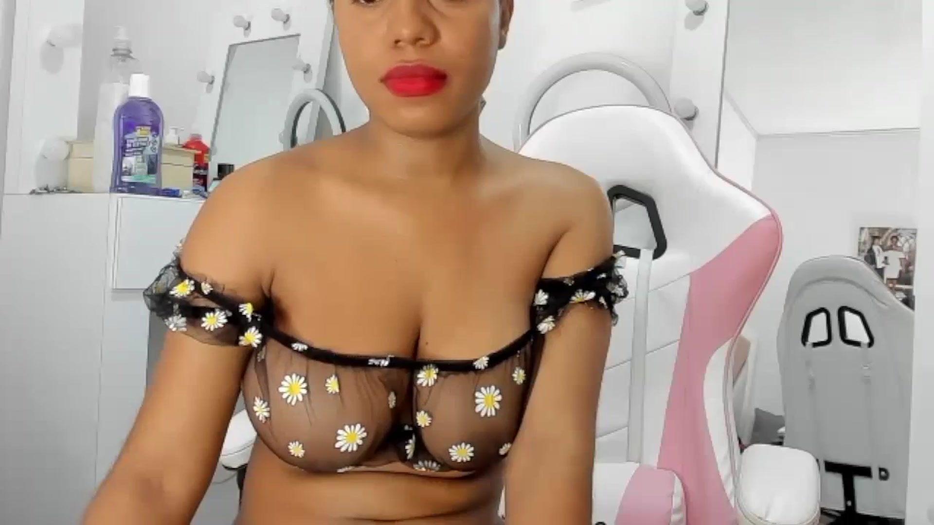 Gallery image thumbnail from KellyManely's myfreecams stream on, 03/21/2024, 16:06 image 13 of 20
