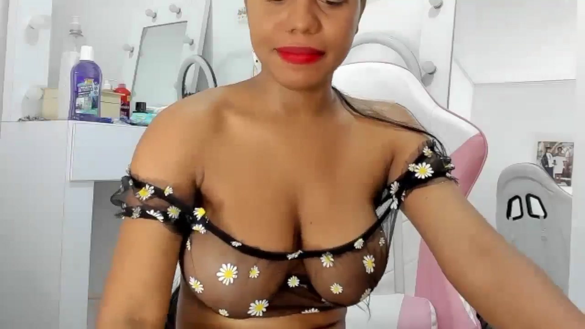 Gallery image thumbnail from KellyManely's myfreecams stream on, 03/21/2024, 16:06 image 11 of 20