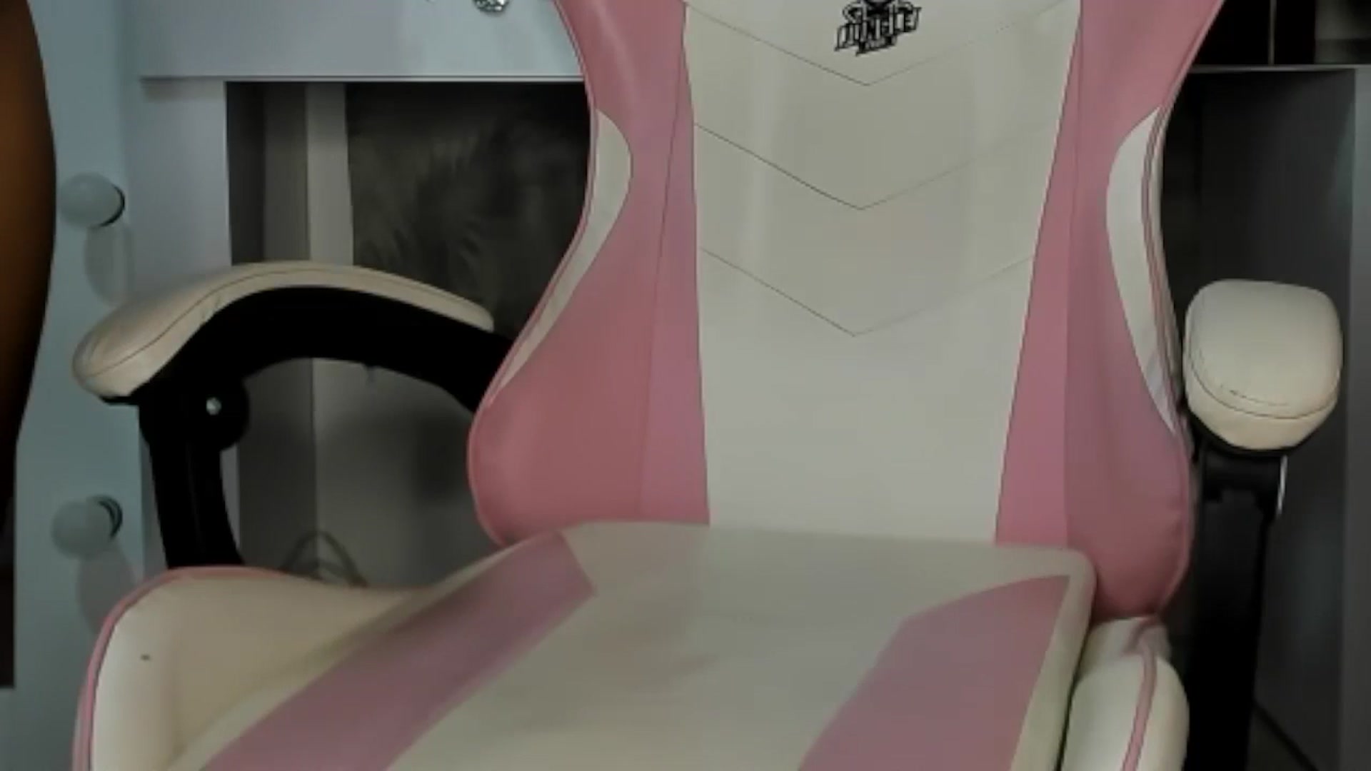 Gallery image thumbnail from KellyManely's myfreecams stream on, 06/27/2024, 15:05 image 7 of 20