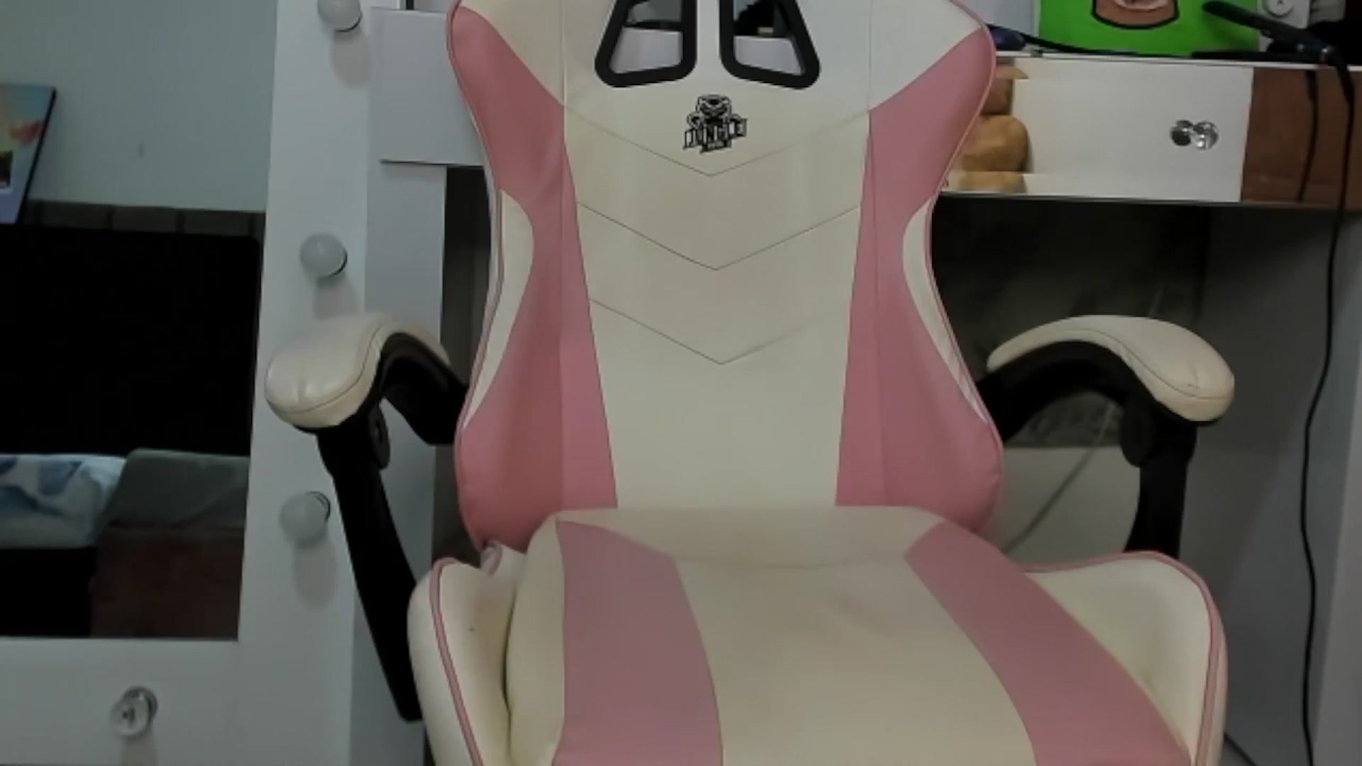 Gallery image thumbnail from KellyManely's myfreecams stream on, 06/29/2024, 15:12 image 20 of 20