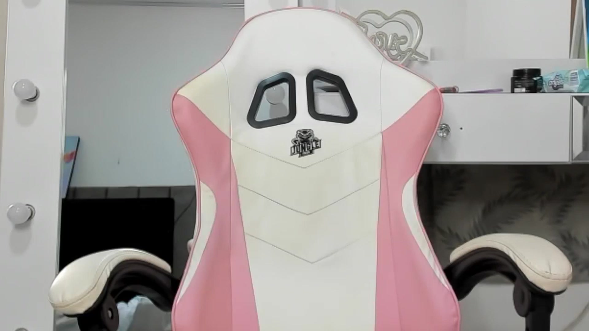 Gallery image thumbnail from KellyManely's myfreecams stream on, 07/02/2024, 15:19 image 19 of 20