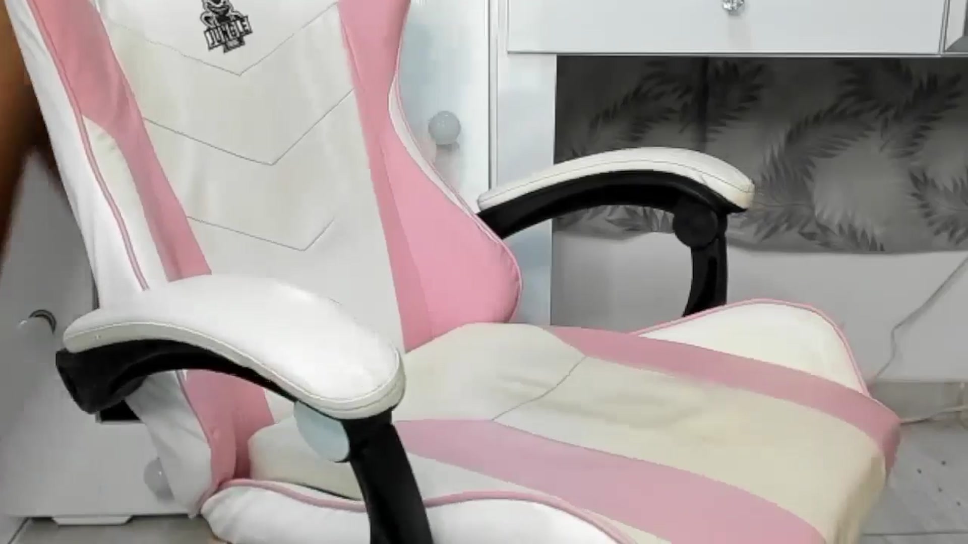 Gallery image thumbnail from KellyManely's myfreecams stream on, 07/02/2024, 15:19 image 5 of 20
