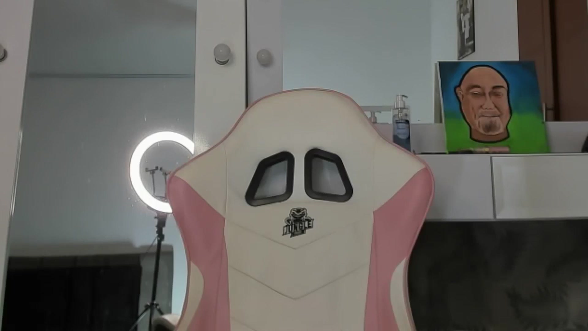 Gallery image thumbnail from KellyManely's myfreecams stream on, 08/01/2024, 15:26 image 4 of 20