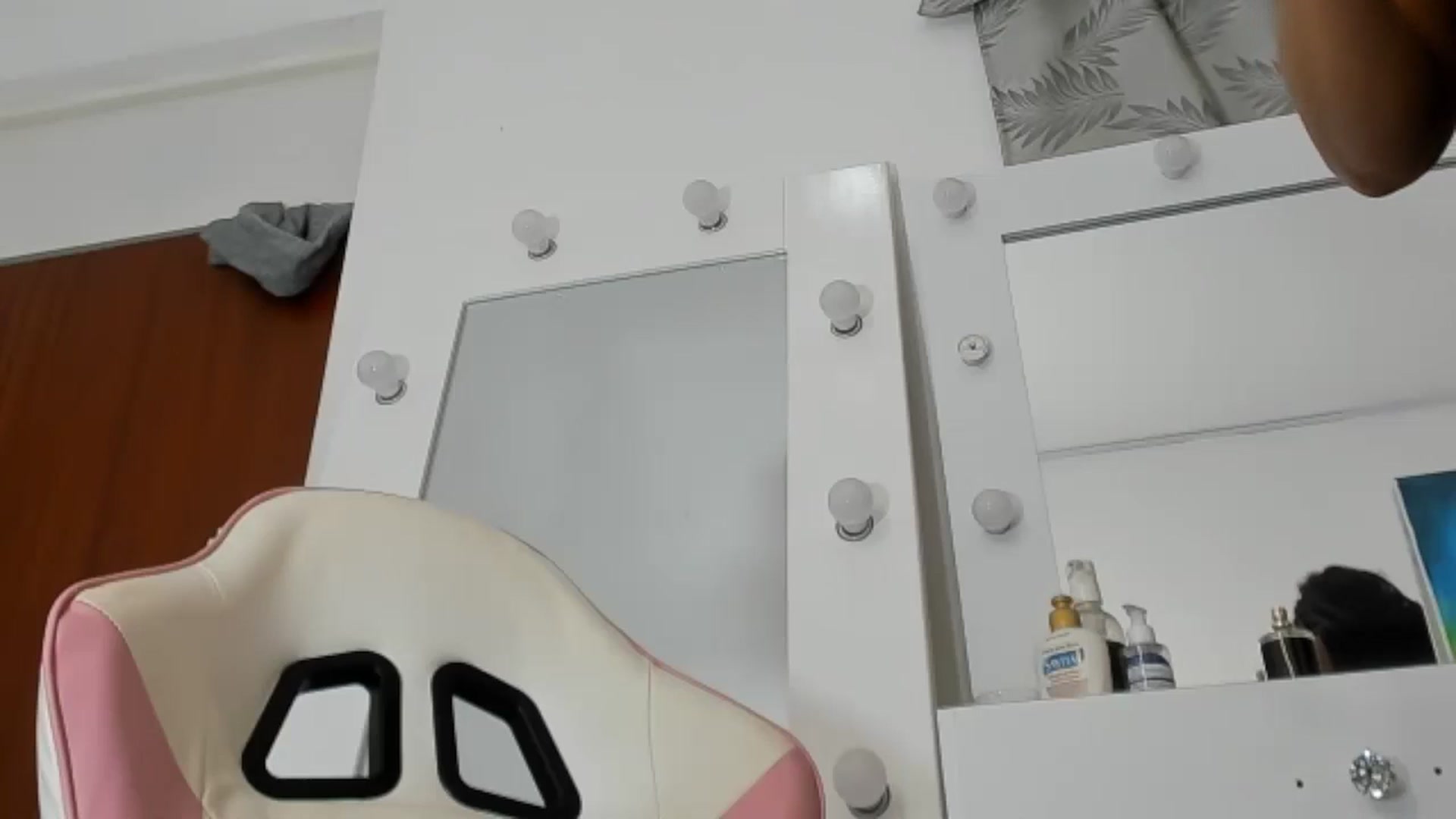 Gallery image thumbnail from KellyManely's myfreecams stream on, 09/14/2024, 14:23 image 20 of 20