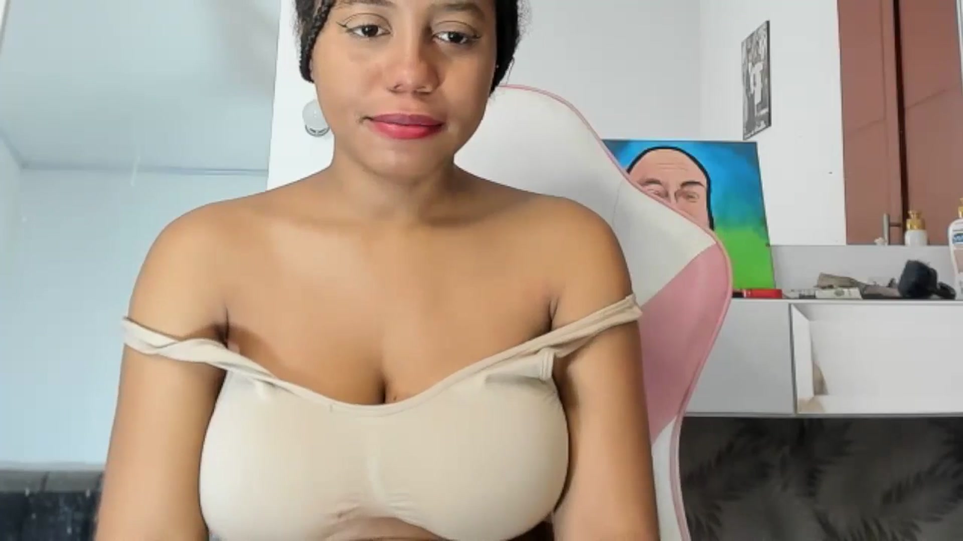 Gallery image thumbnail from KellyManely's myfreecams stream on, 09/19/2024, 14:58 image 19 of 20