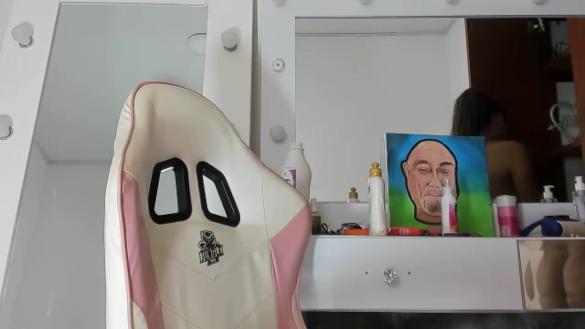 Gallery image thumbnail from KellyManely's myfreecams stream on, 10/15/2024, 14:14 image 17 of 20