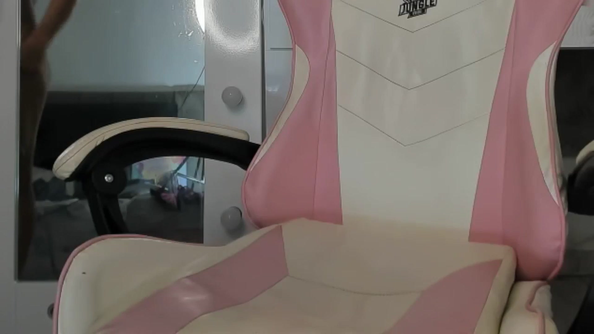 Gallery image thumbnail from KellyManely's myfreecams stream on, 11/13/2024, 15:13 image 16 of 20