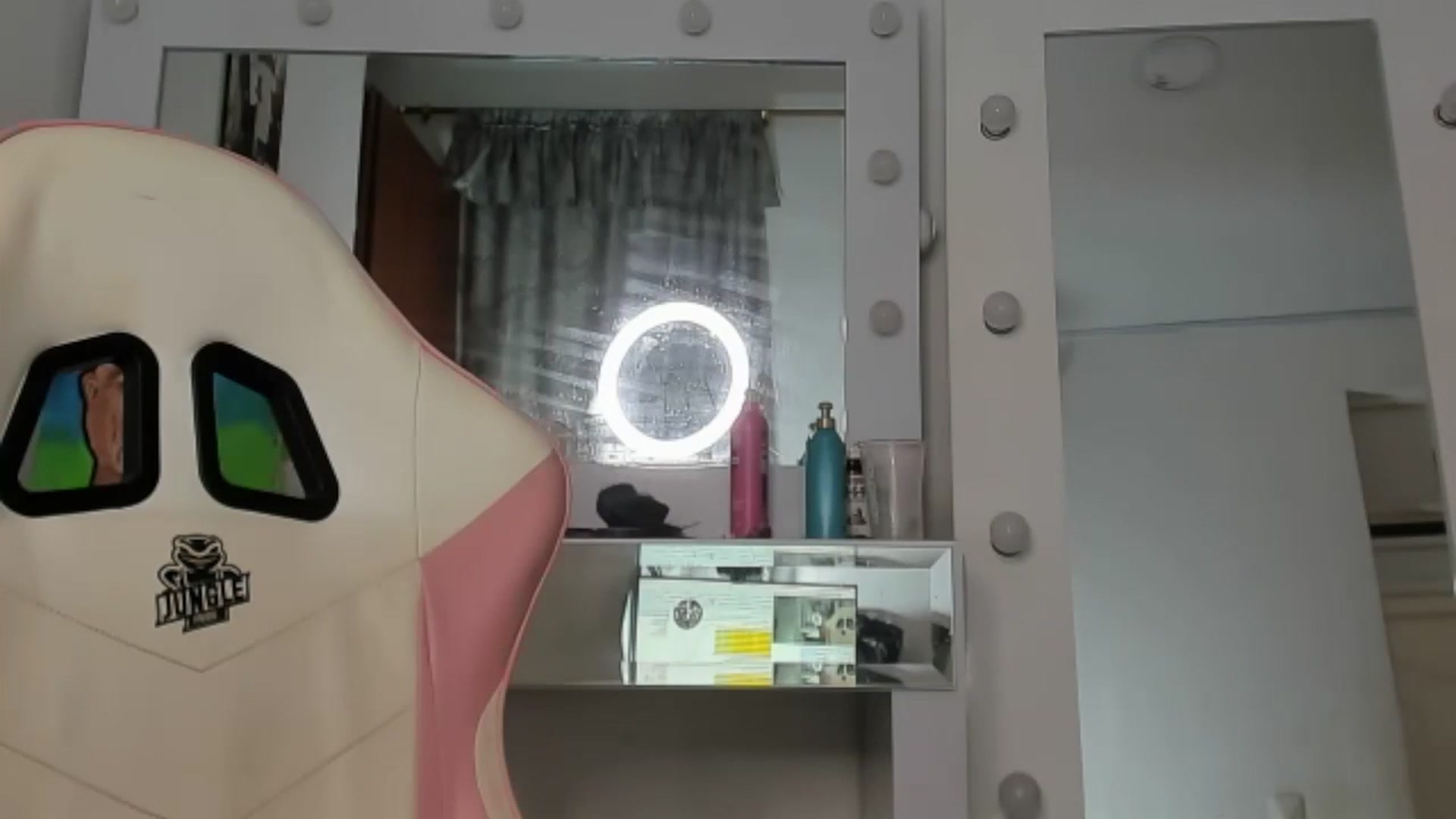 Gallery image thumbnail from KellyManely's myfreecams stream on, 01/27/2025, 14:52 image 16 of 20