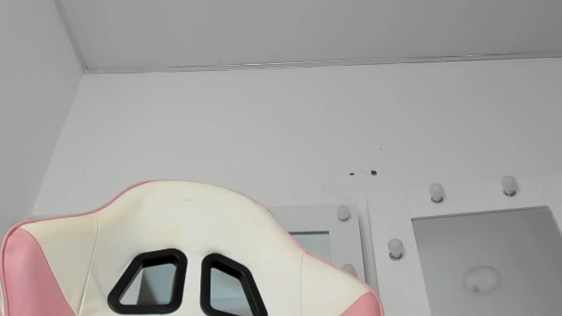 Gallery image thumbnail from KellyManely's myfreecams stream on, 01/29/2025, 14:35 image 17 of 20