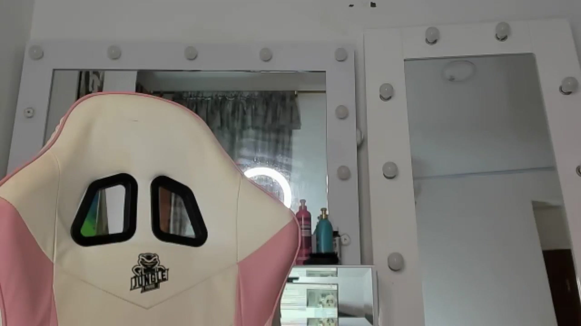 Gallery image thumbnail from KellyManely's myfreecams stream on, 01/30/2025, 14:42 image 8 of 20