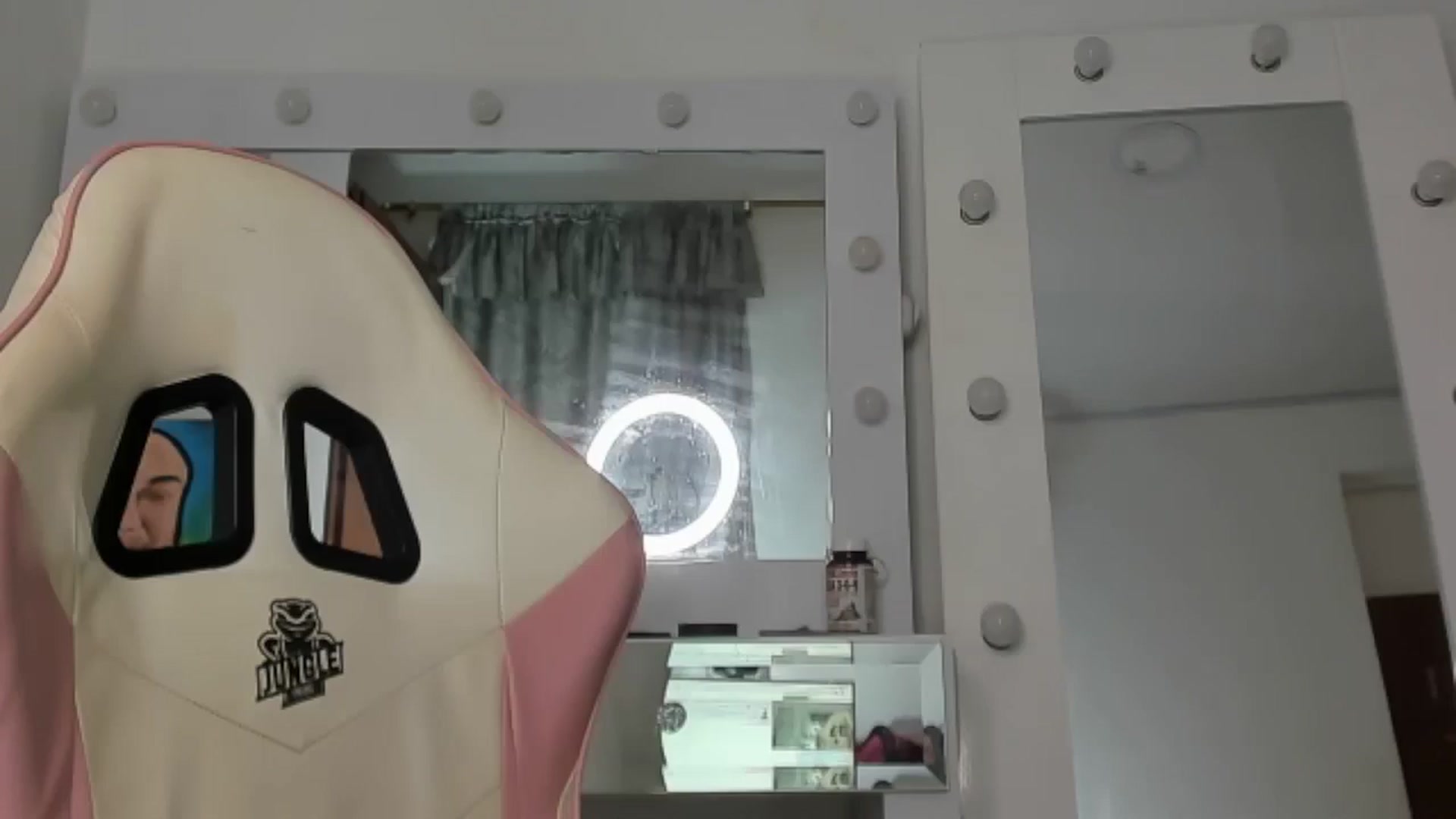 Gallery image thumbnail from KellyManely's myfreecams stream on, 02/07/2025, 14:42 image 17 of 20