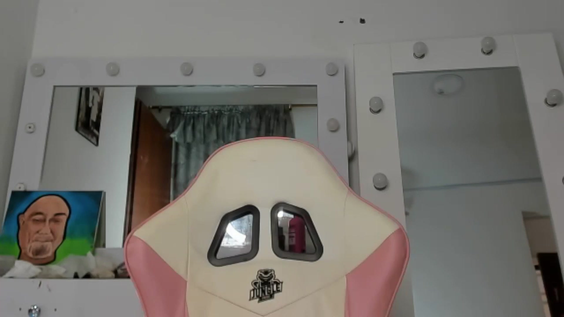 Gallery image thumbnail from KellyManely's myfreecams stream on, 02/13/2025, 14:58 image 16 of 20