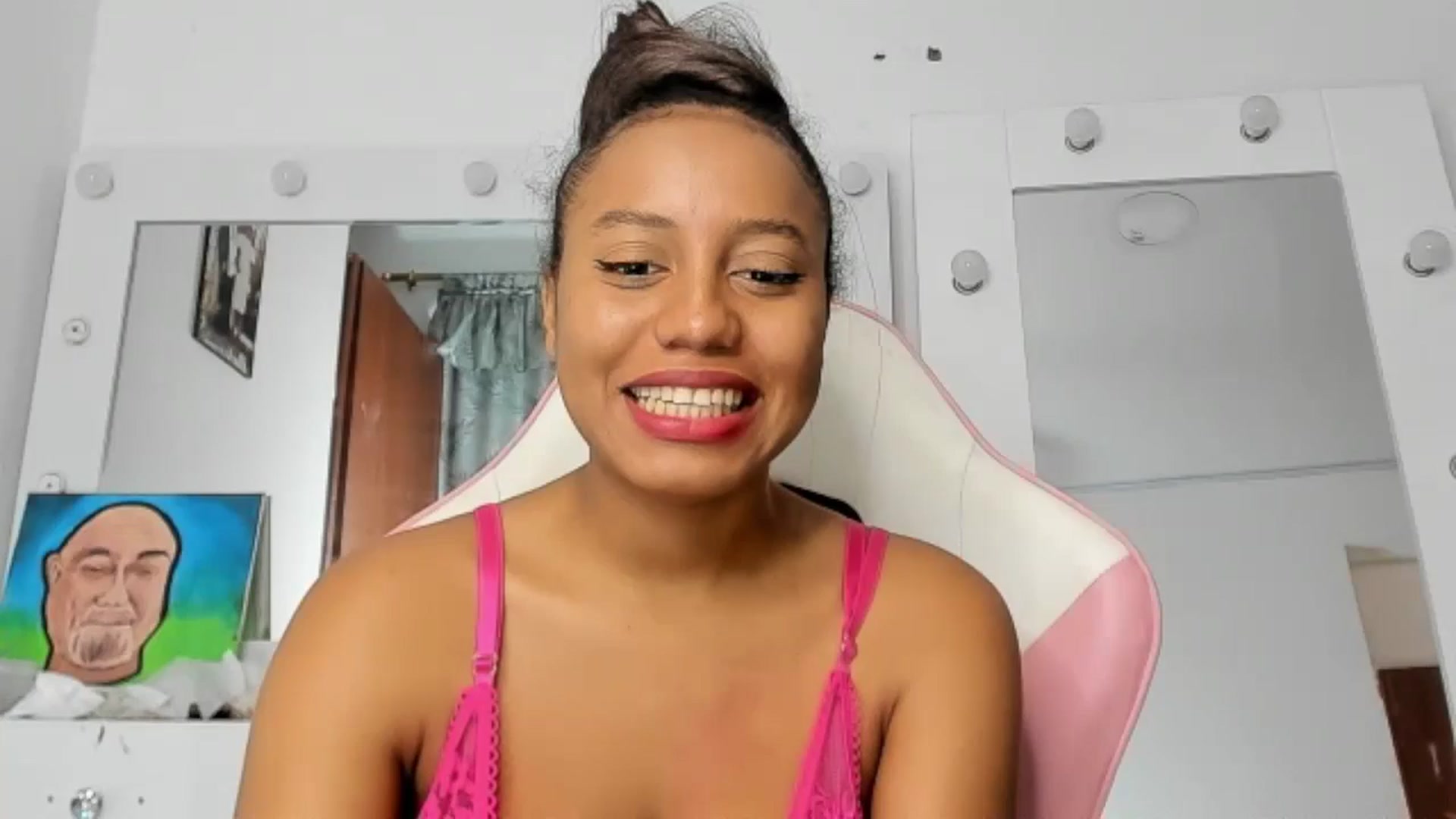Gallery image thumbnail from KellyManely's myfreecams stream on, 02/13/2025, 15:19 image 3 of 20