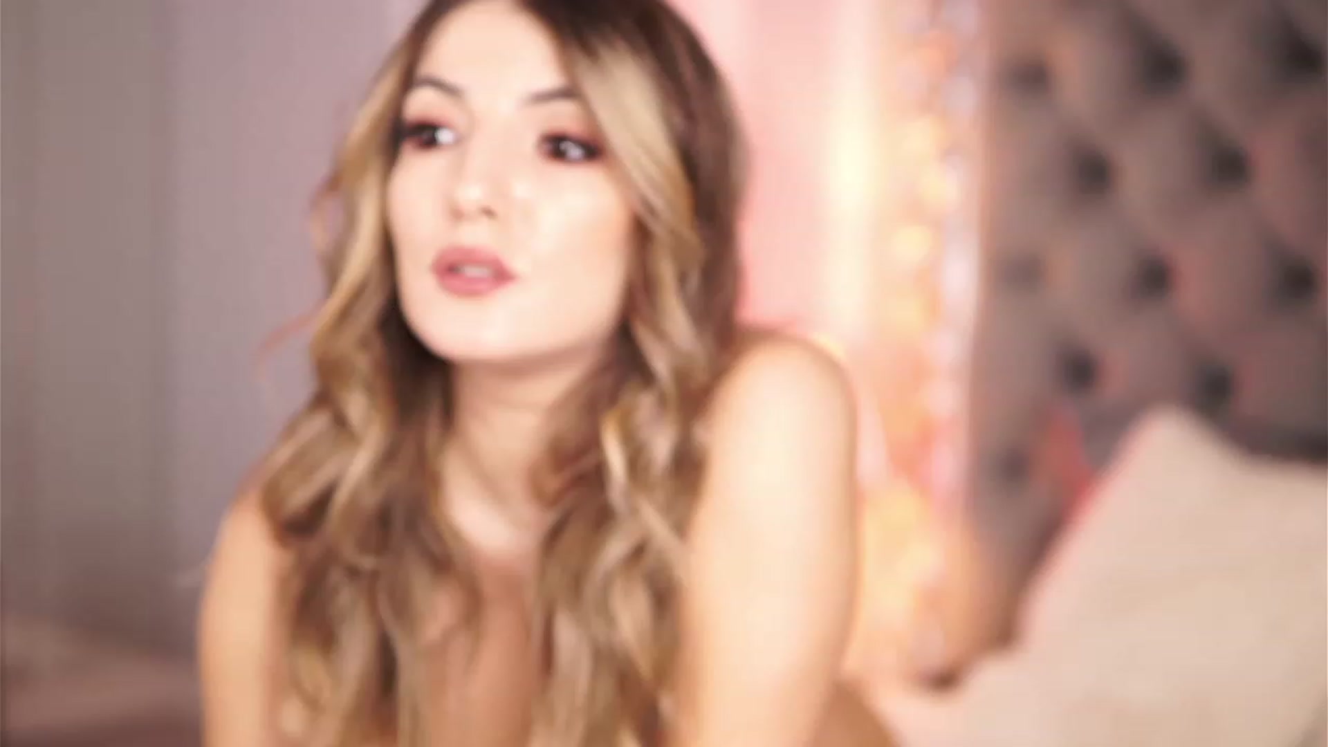 Gallery image thumbnail from KellyMathews's myfreecams stream on, 12/17/2023, 09:51 image 19 of 20
